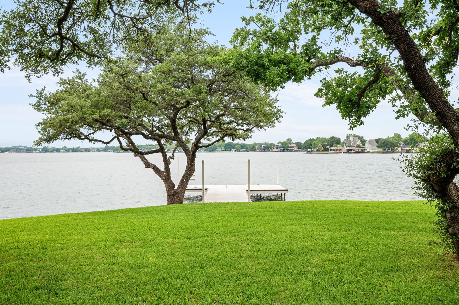 1131 N Shorewood Drive