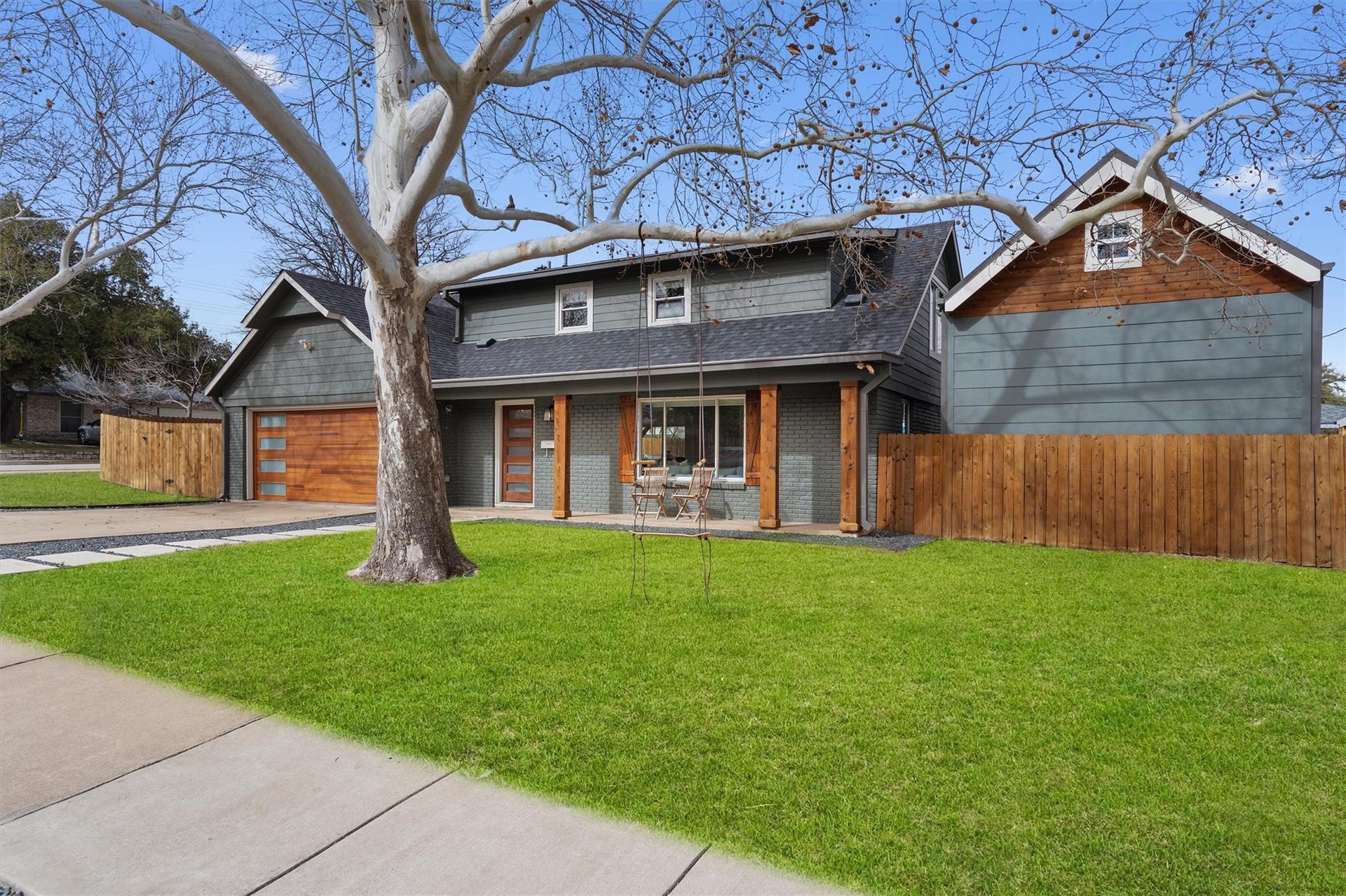 3106 Carlisle Dr