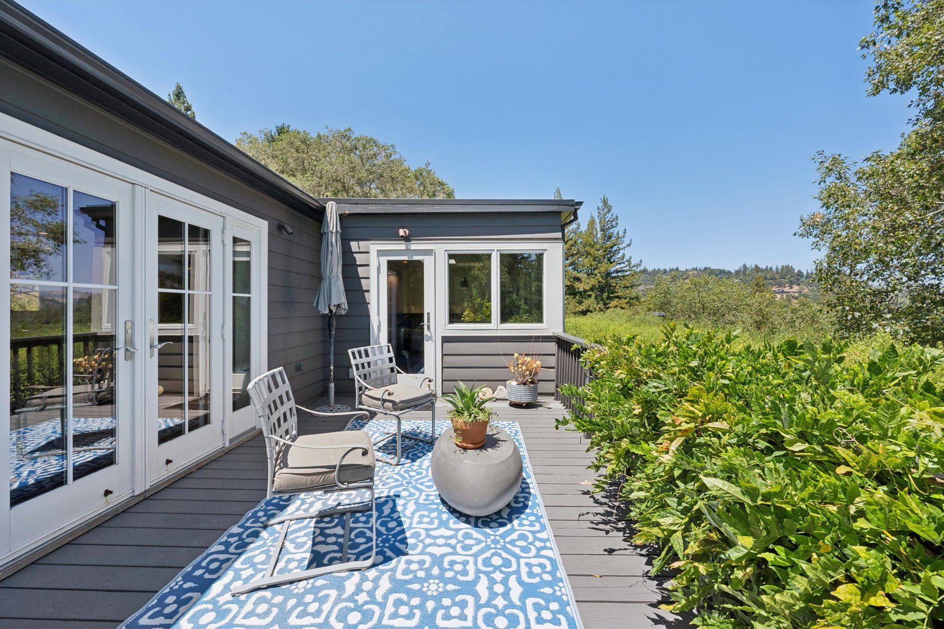 28 Black Log Rd