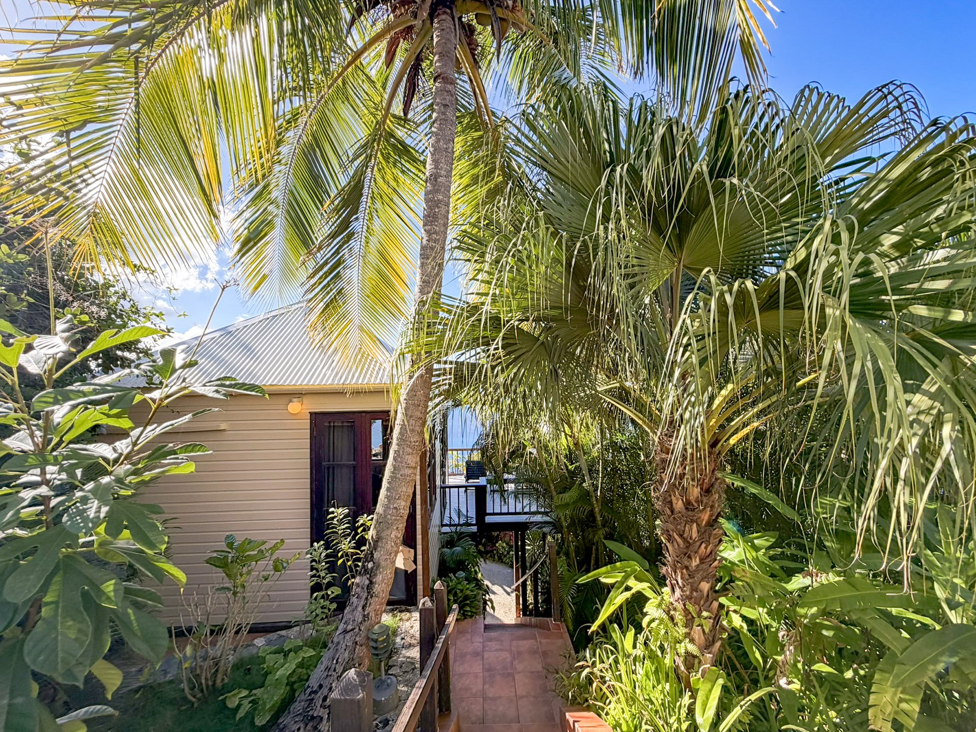 1105 Villa Botanica