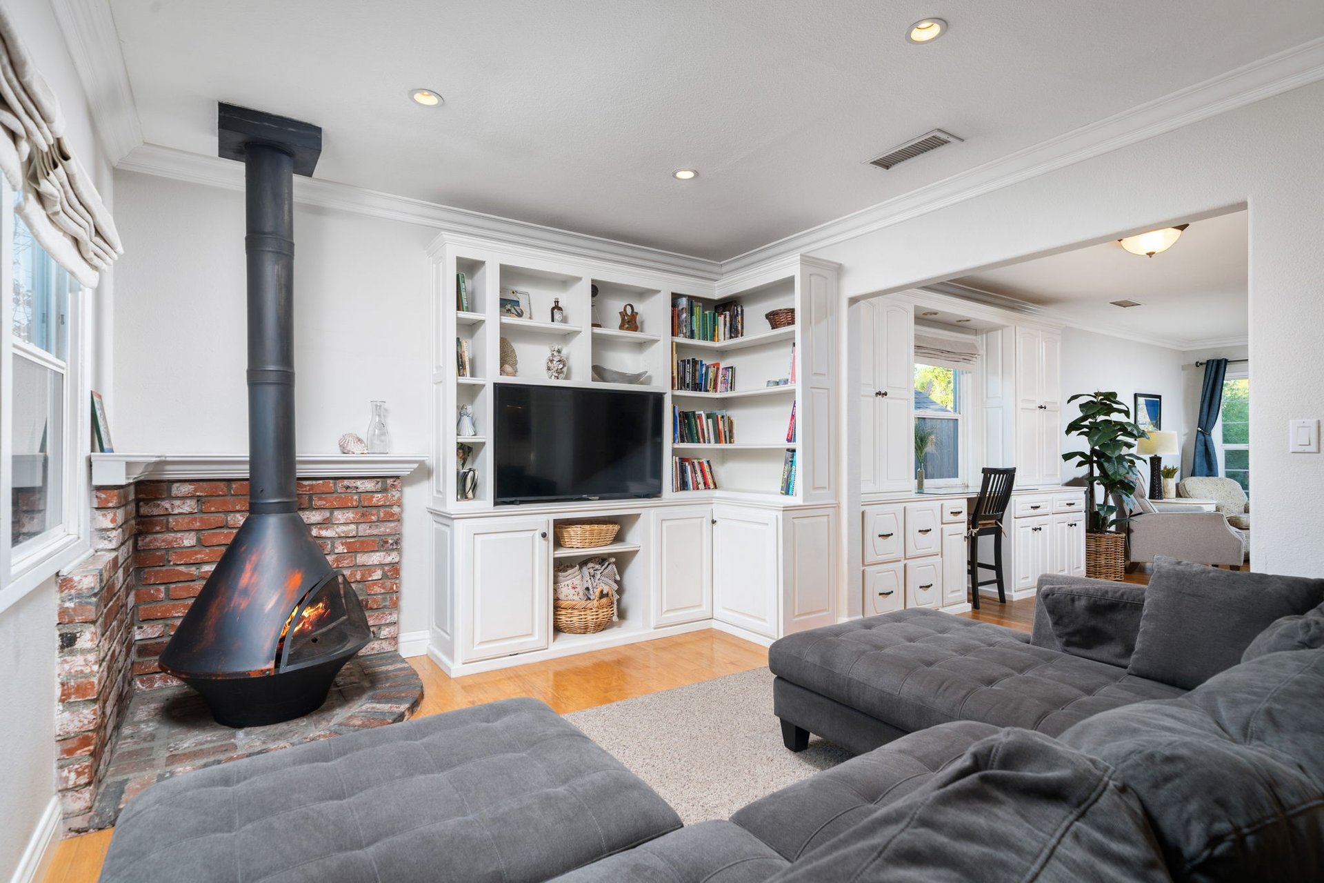 1219 Winston Court