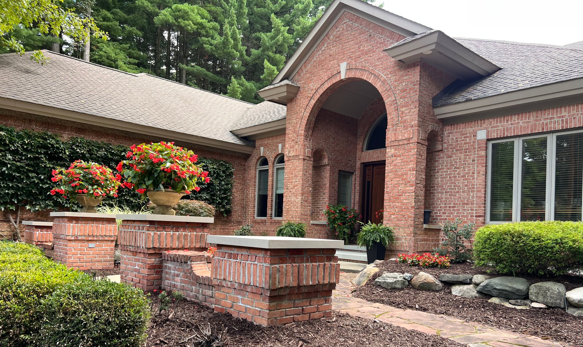 12172 Woodline