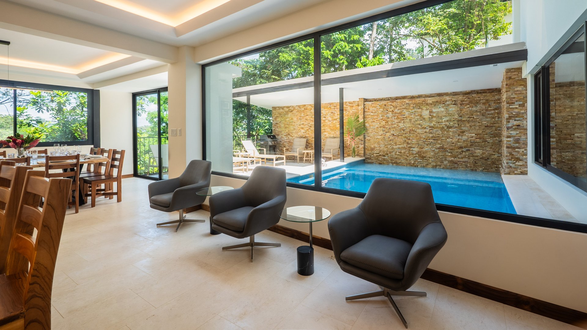 Grand luxury 9 bedroom, 9.5 bath Rainforest & Mountain View Estate near Marina Pez Vela