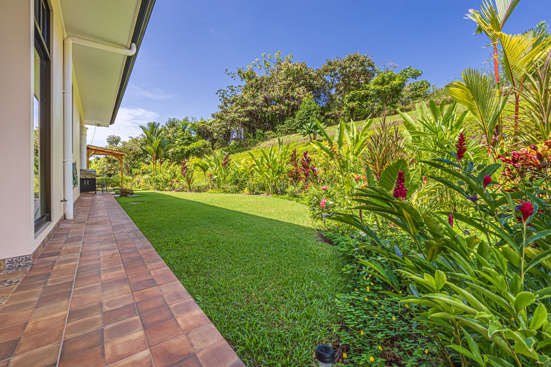 Luxury Ocean View Home with Infinity Pool in Hills of Portalon – Move-In Ready