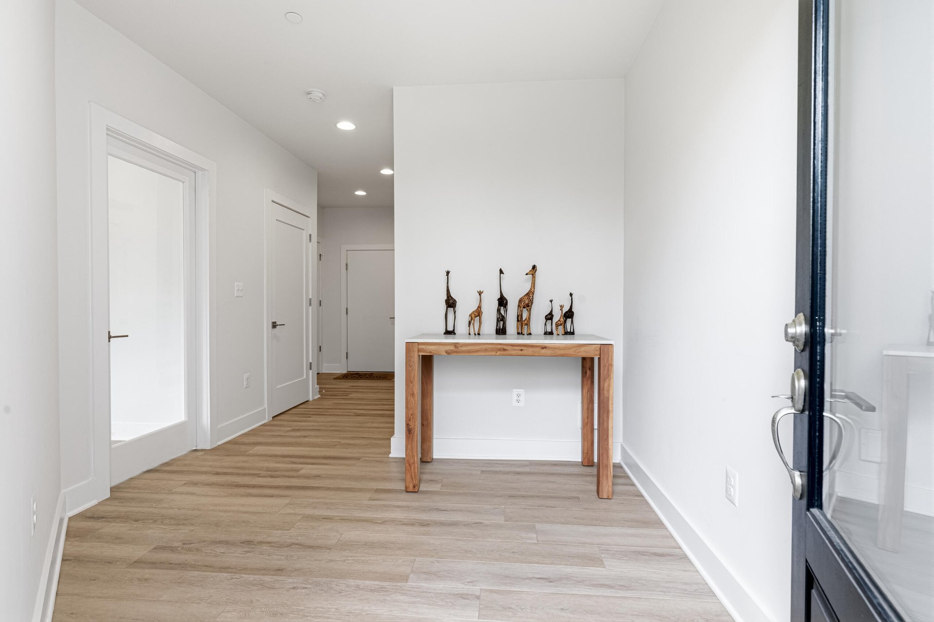 8189 River Rd, Bethesda MD 20817