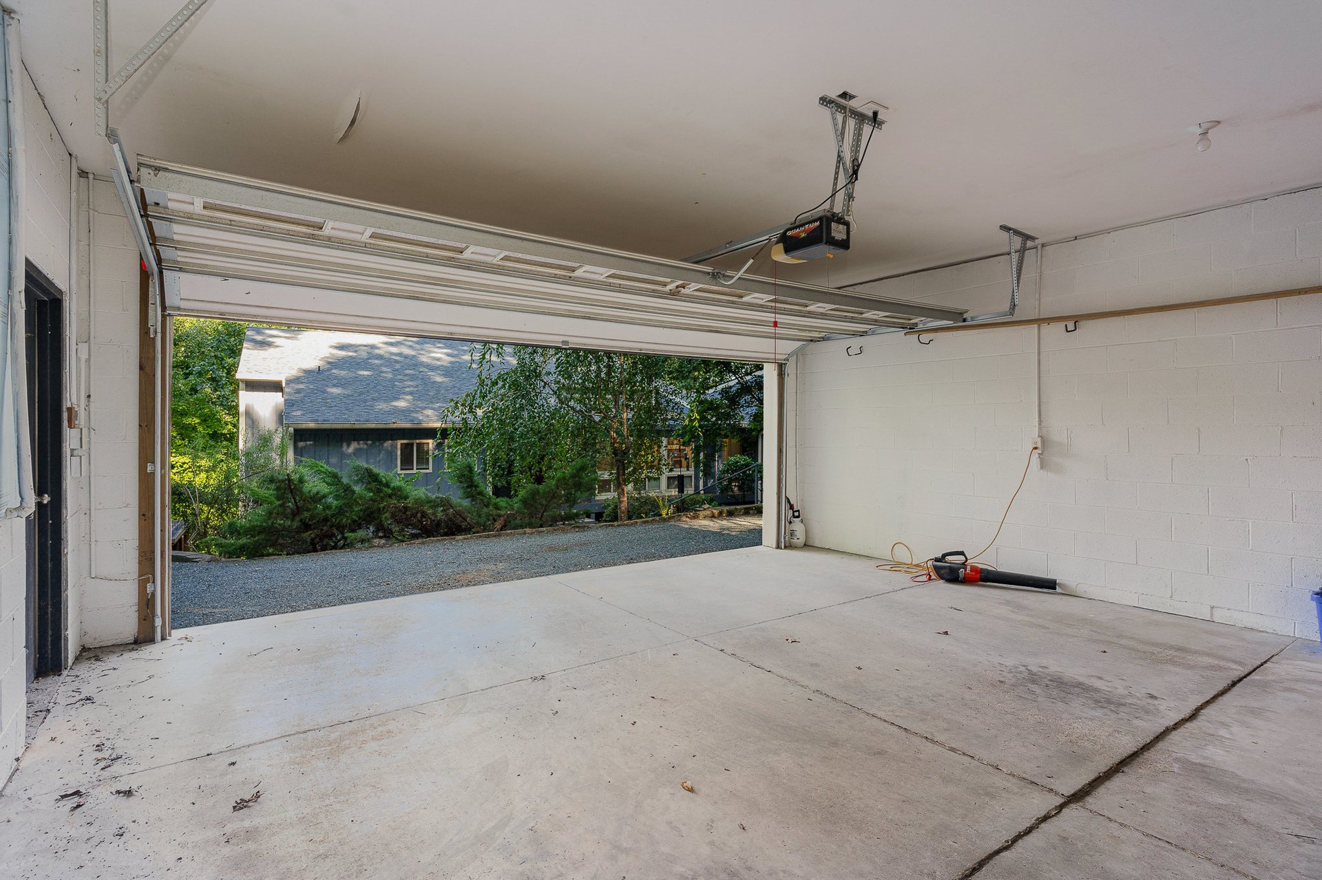 Modern, 4 Bedroom House near UNC