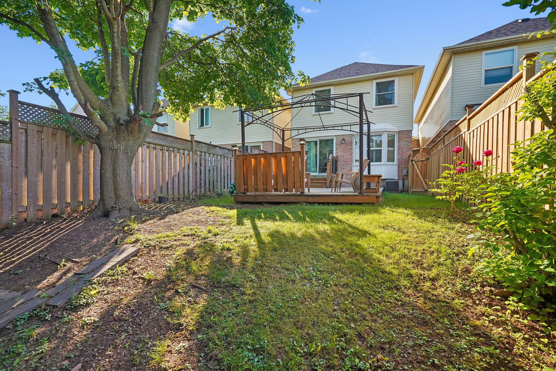 Move-in ready in the heart of Glen Abbey