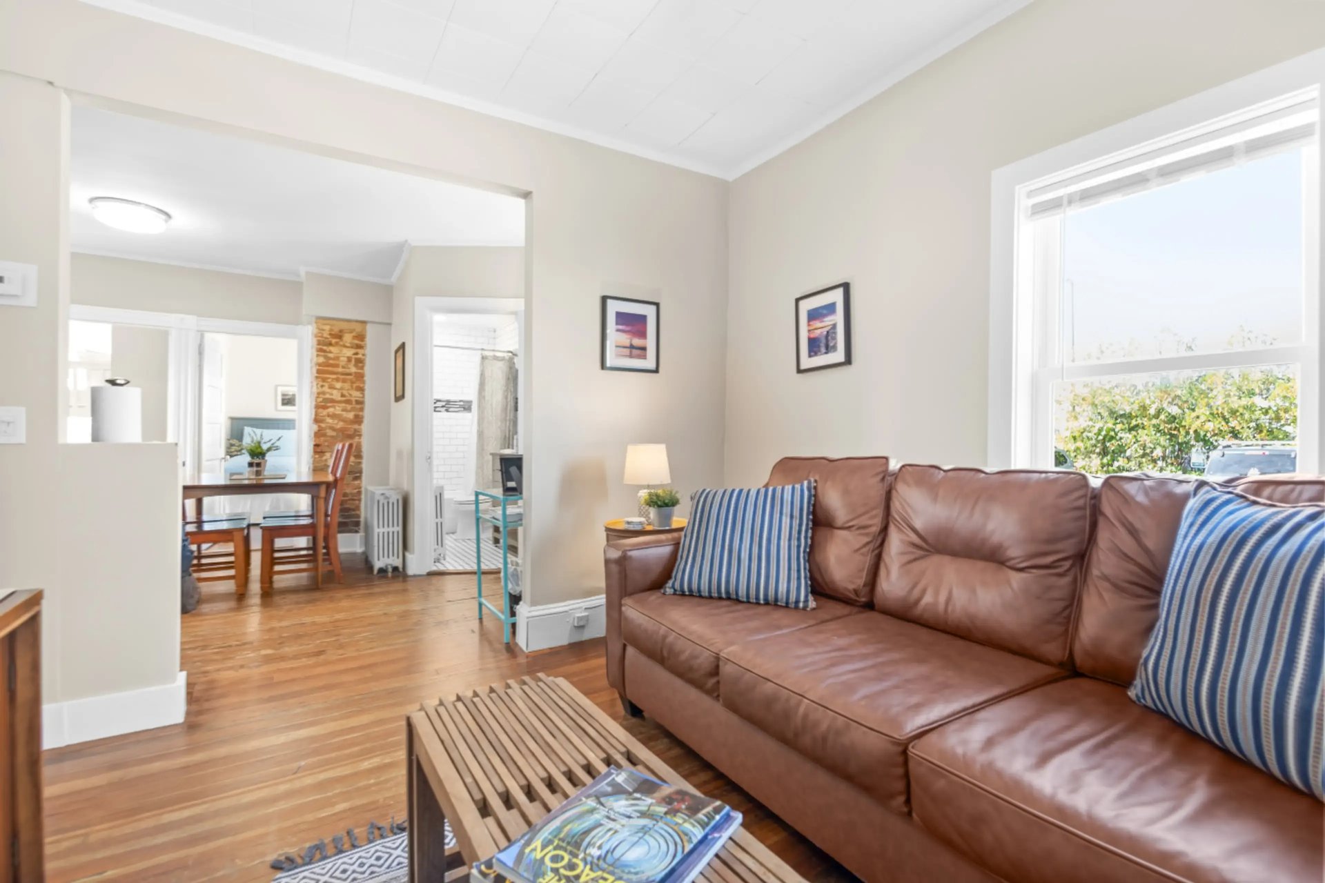 First Floor Apartment Near the Cliff Walk and More