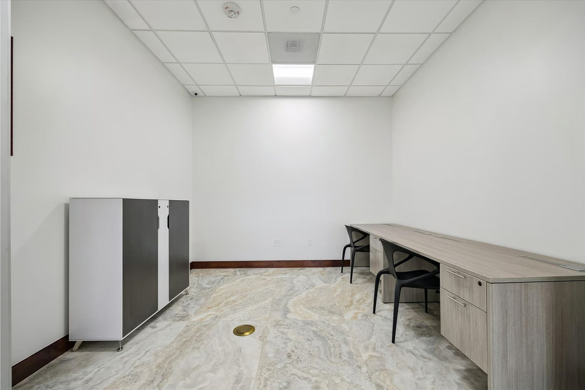 Hangar + Office - Sugar Land Regional Airport (KSGR)