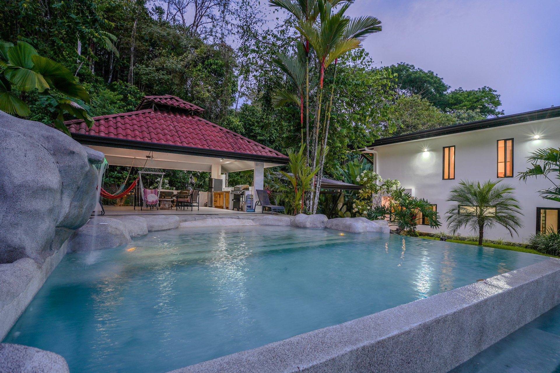 Casa La Roca, Whale's Tail 3 Bedroom Home In Uvita!