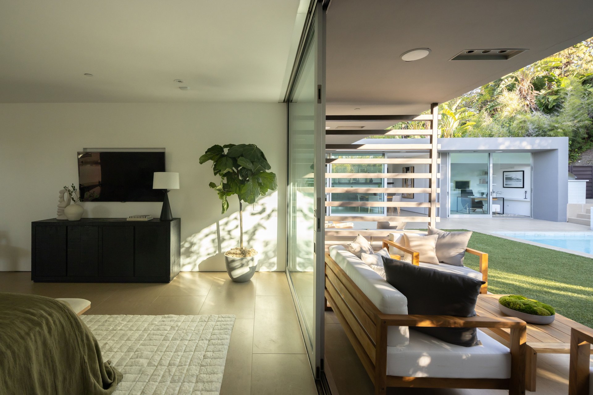 1166 Angelo Dr, Beverly Hills 