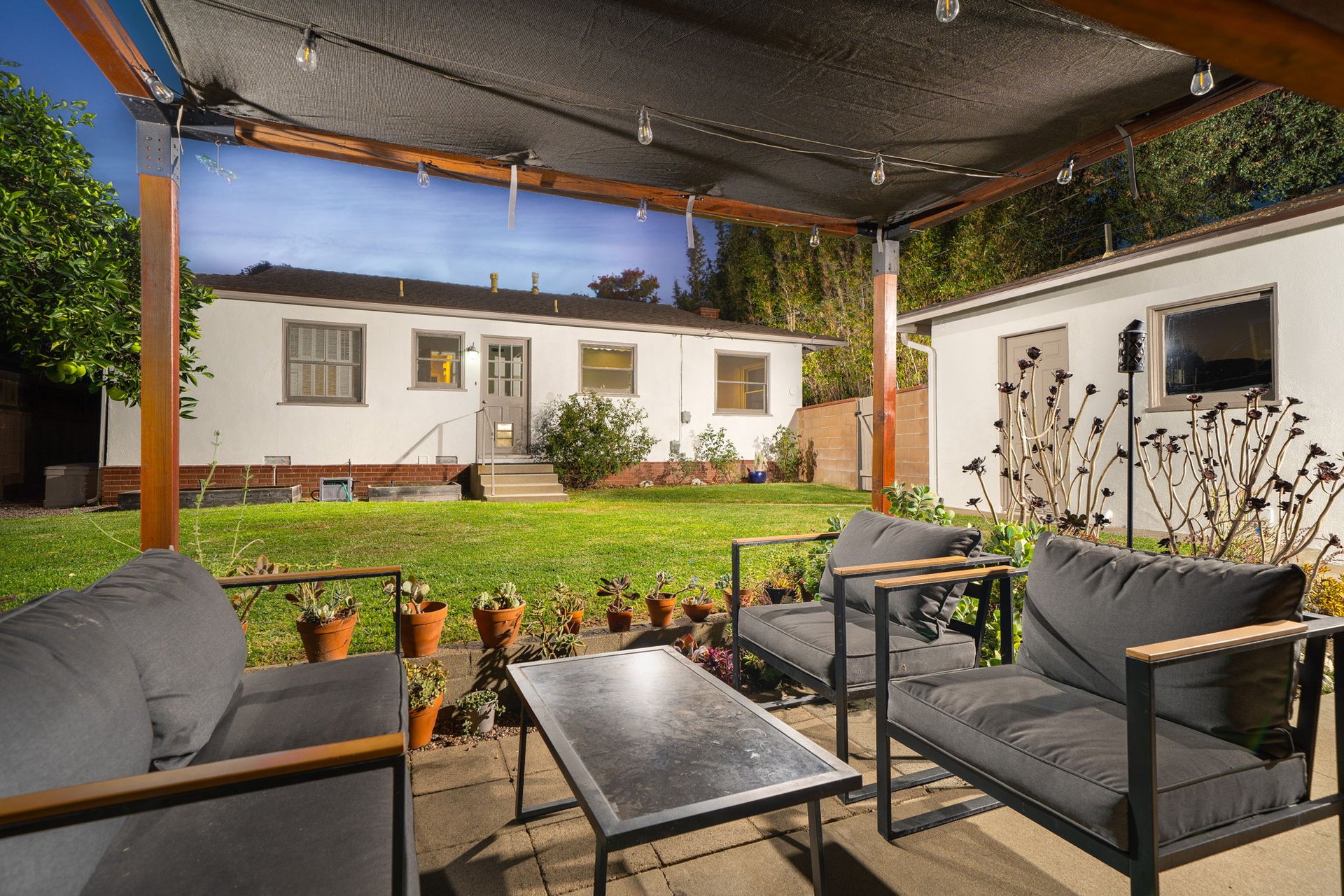 226 E Villanova