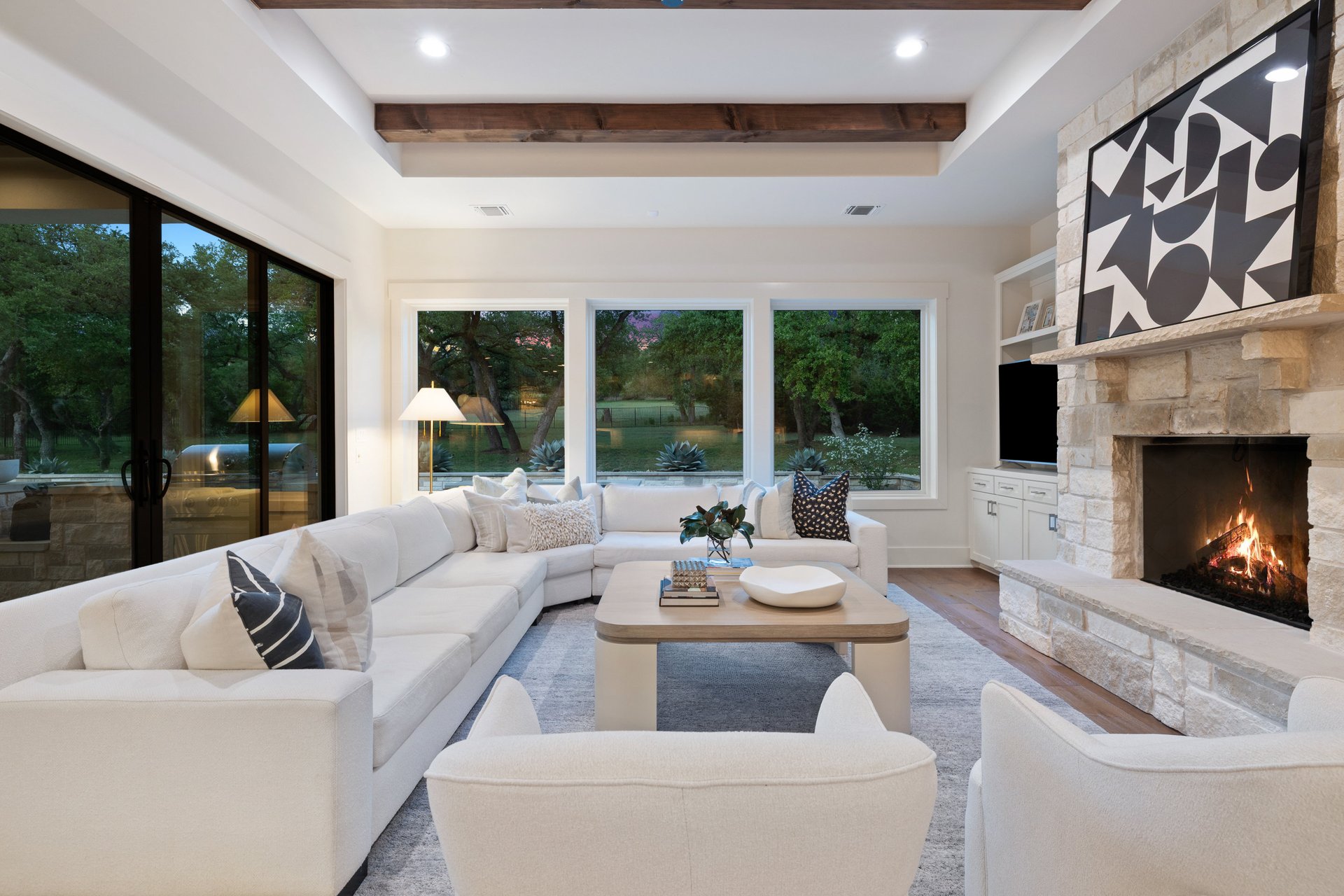 8325 Lakewood Ridge Cv