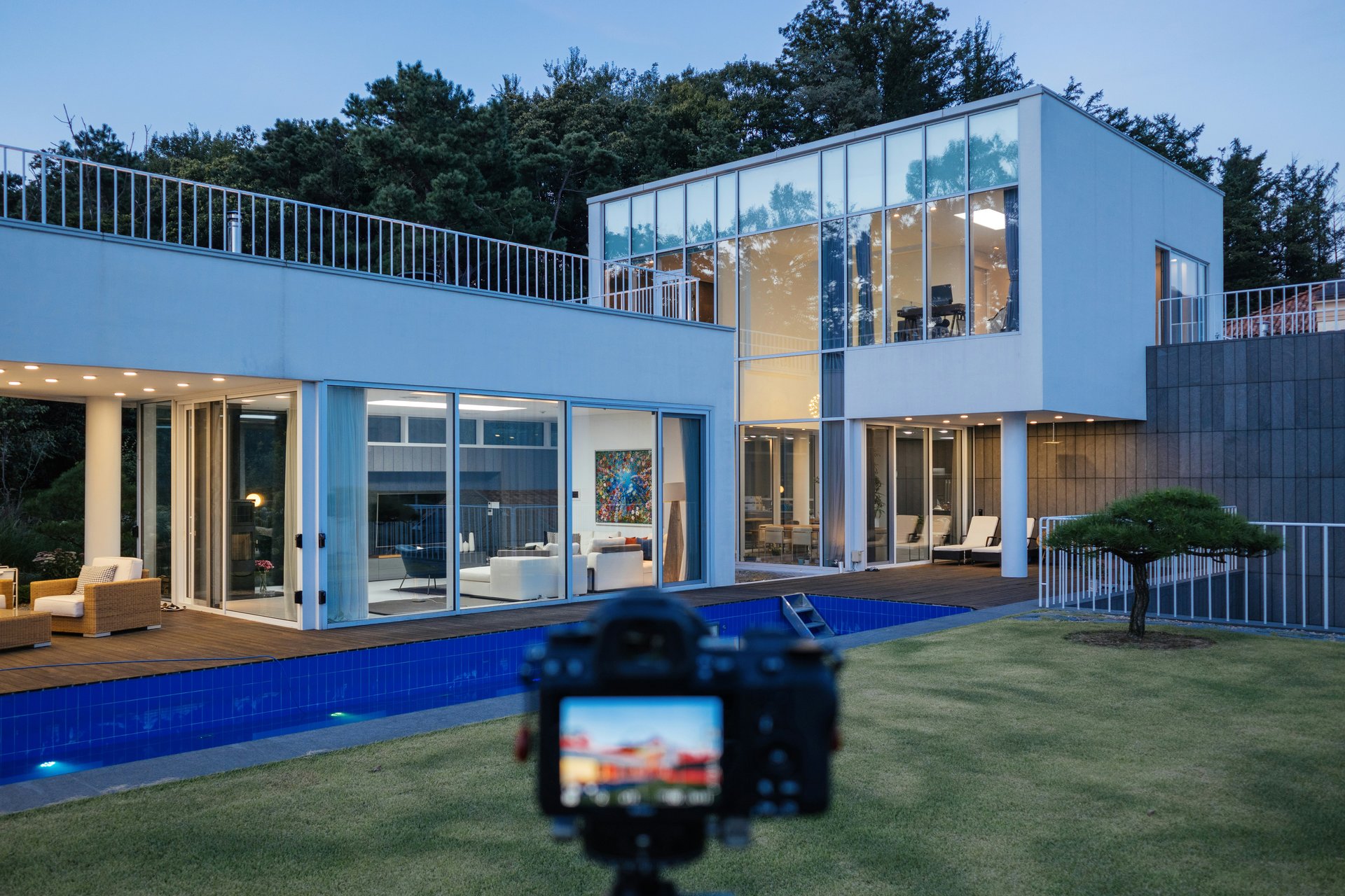 Why Attending Open Houses Is a Smart Way to Meet Your Future Real Estate Agent