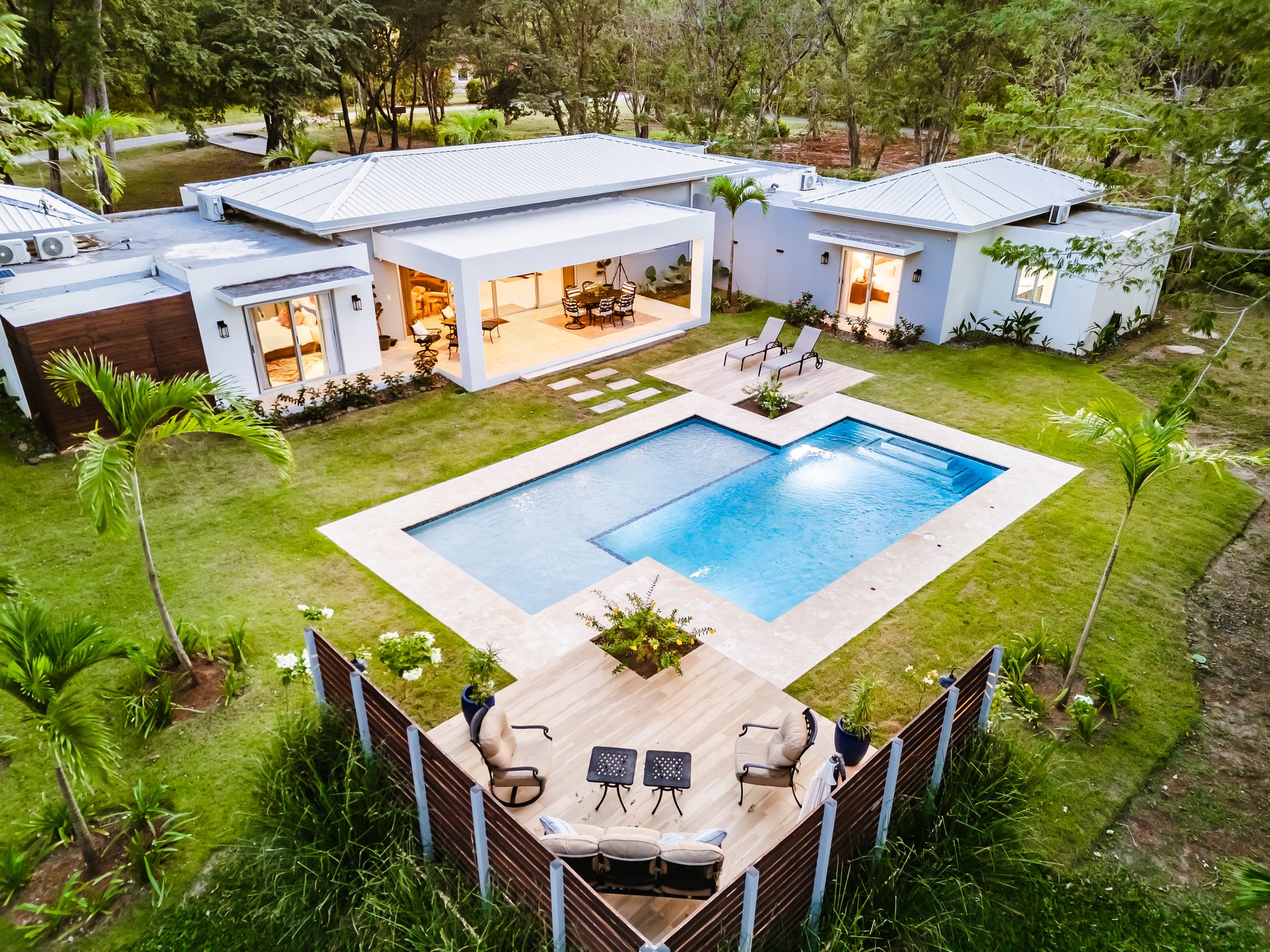 Casa Siempre Sabado | Walk to the beach luxury home in Playa Brasilito