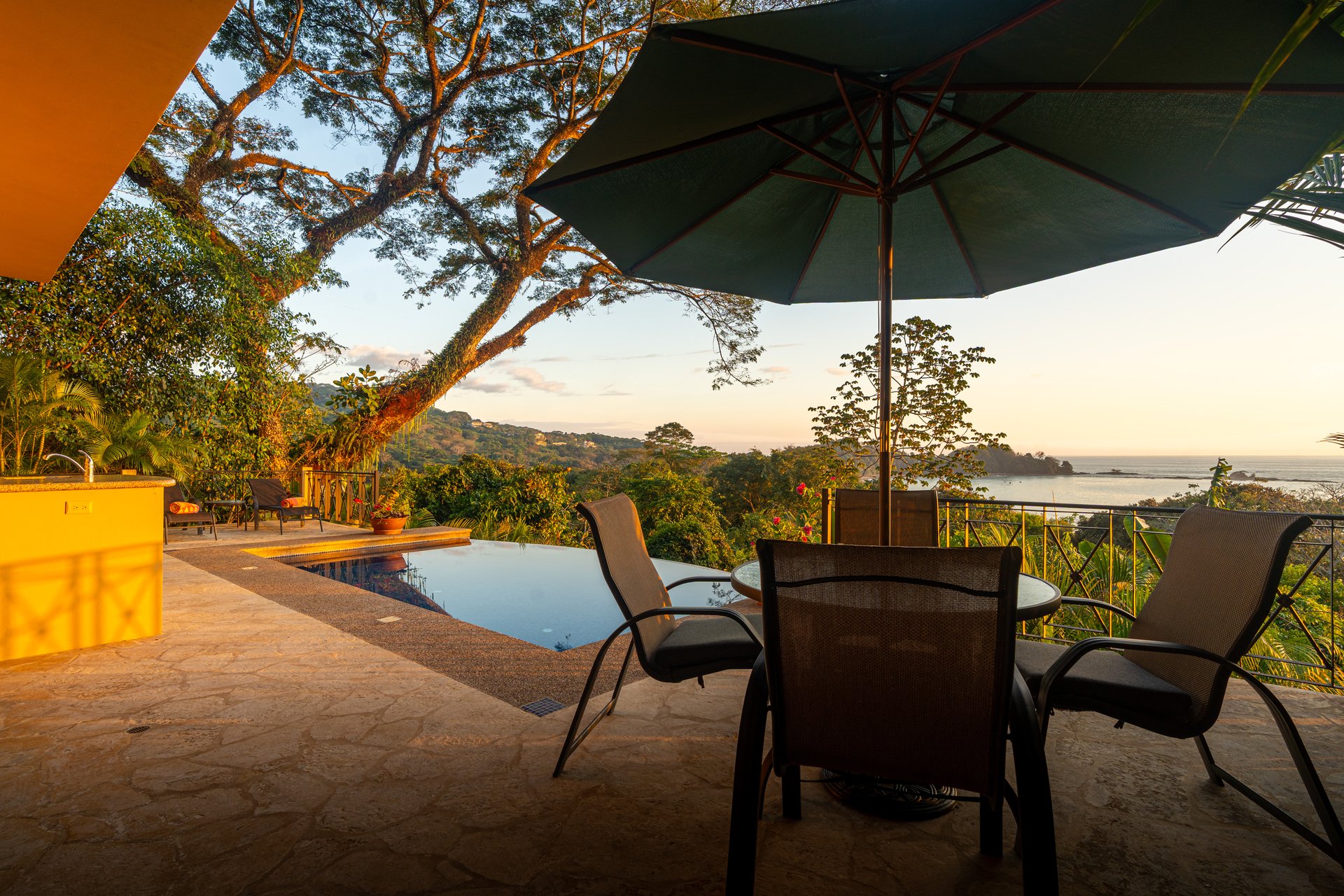 Canto Del Mar, Villa 3, Front Ridge Full Sunset Ocean and Jungle Views!