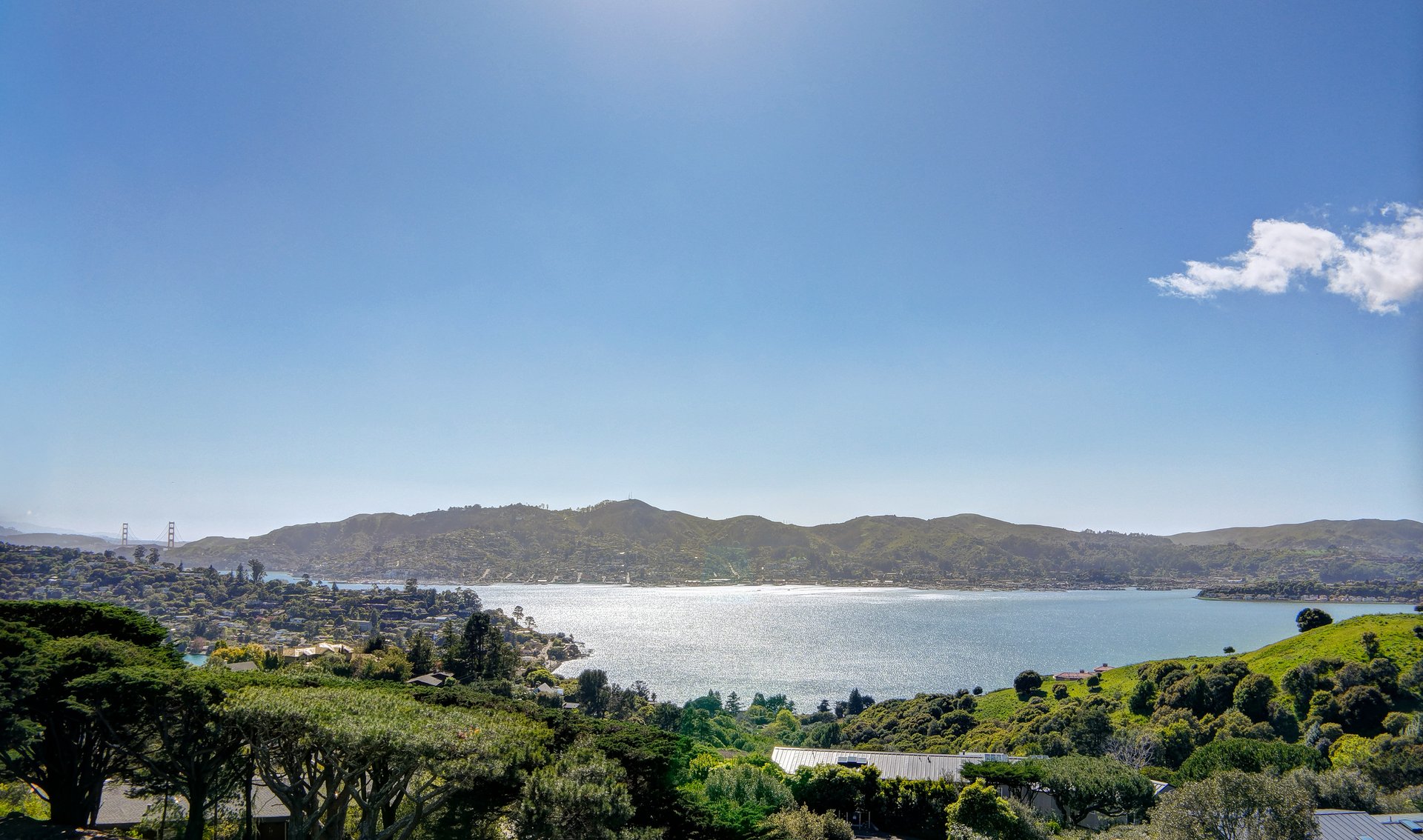 Stylish and Chic Mount Tiburon Retreat 