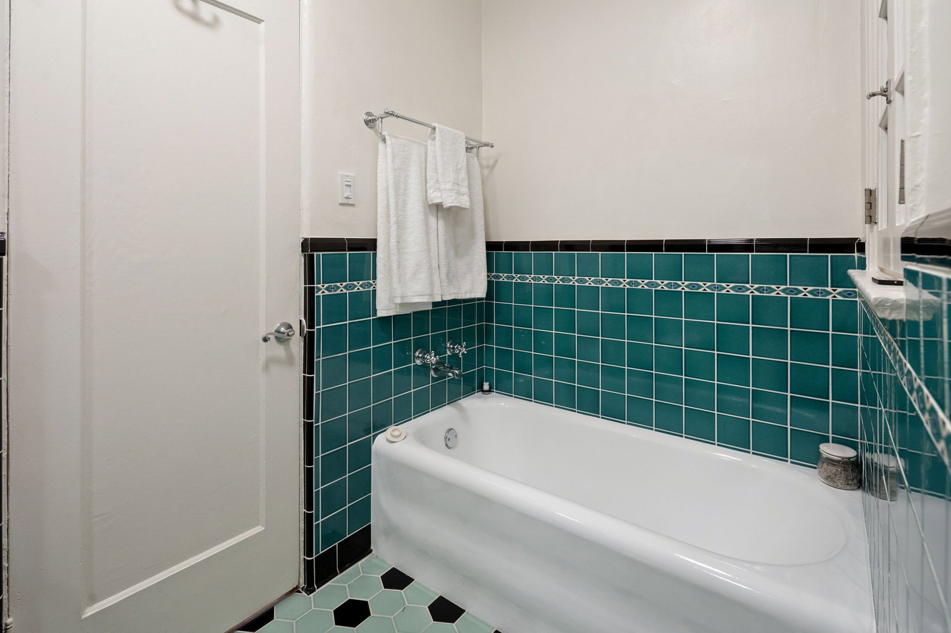 1345 N Hayworth Ave Unit: 2, West Hollywood 
