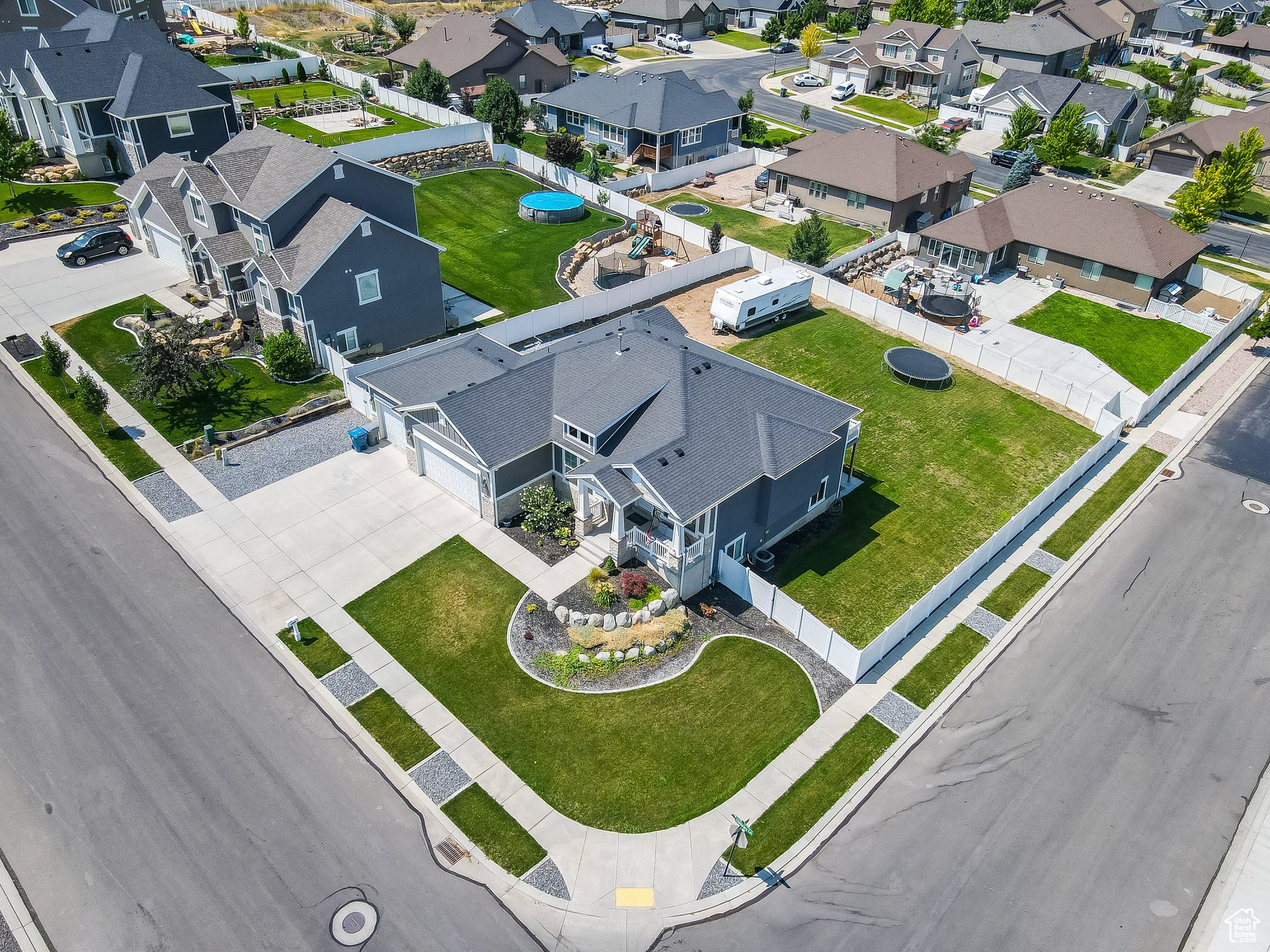 1095 N Christley Ln