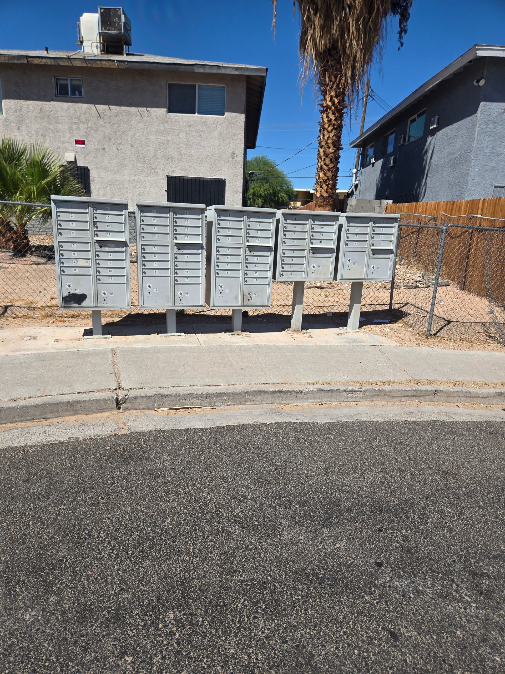 485 North Circle #2 Las Vegas, NV 89119