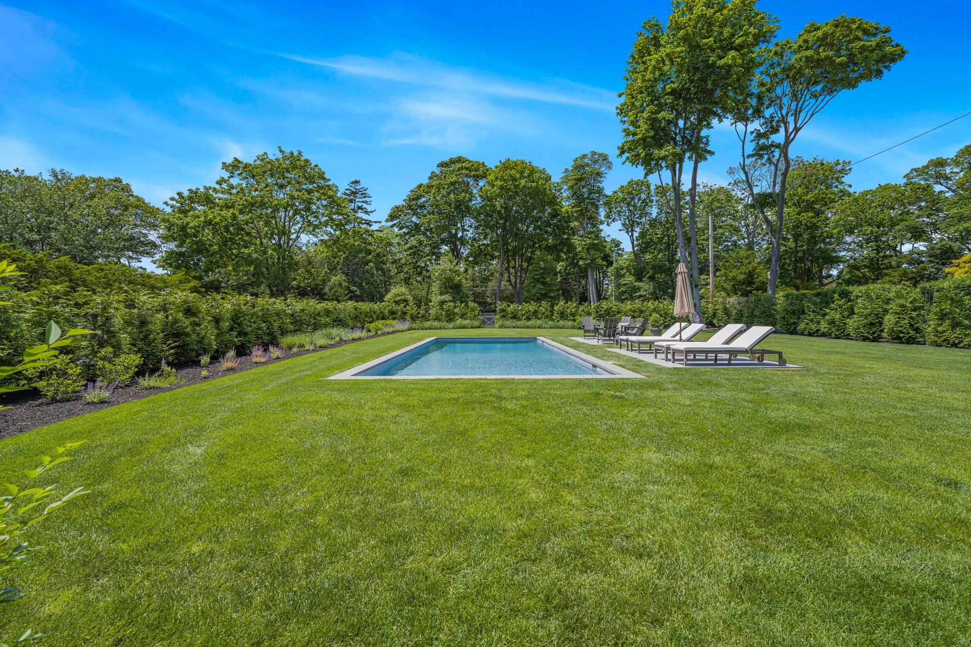 AN ELEGANT WATERFRONT ESCAPE