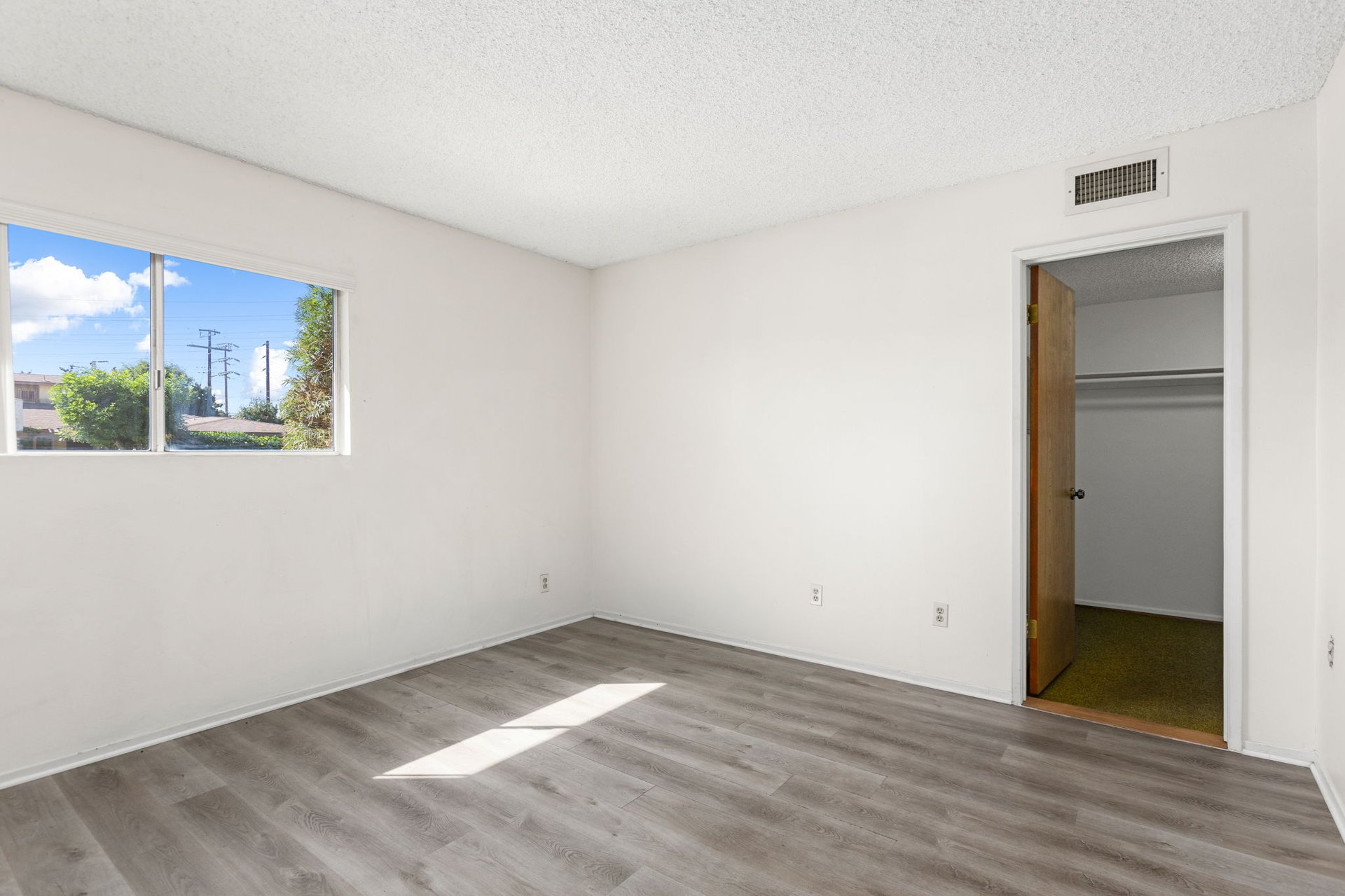 8805 Stardust Lane
