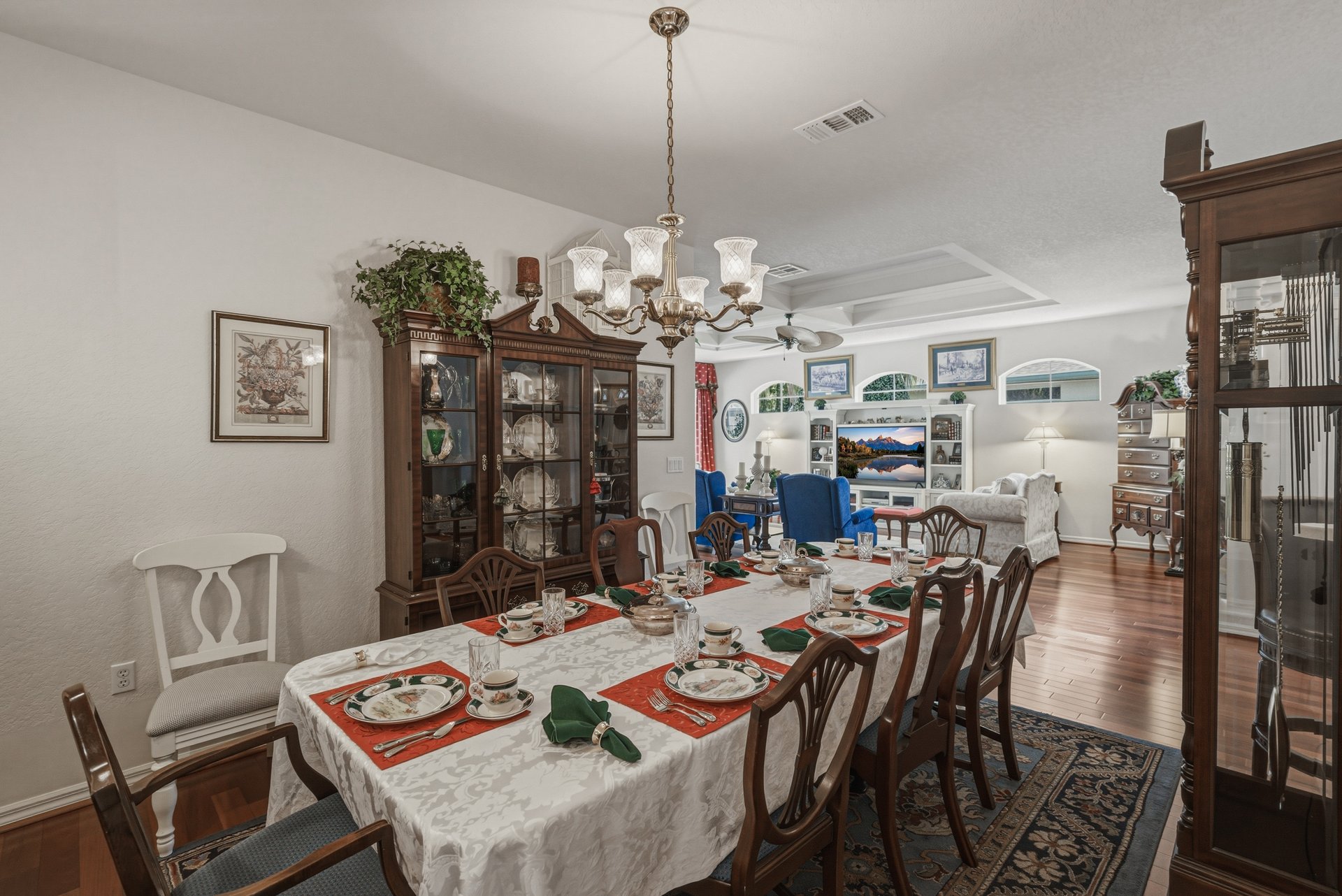 12410 WOODLANDS CIR