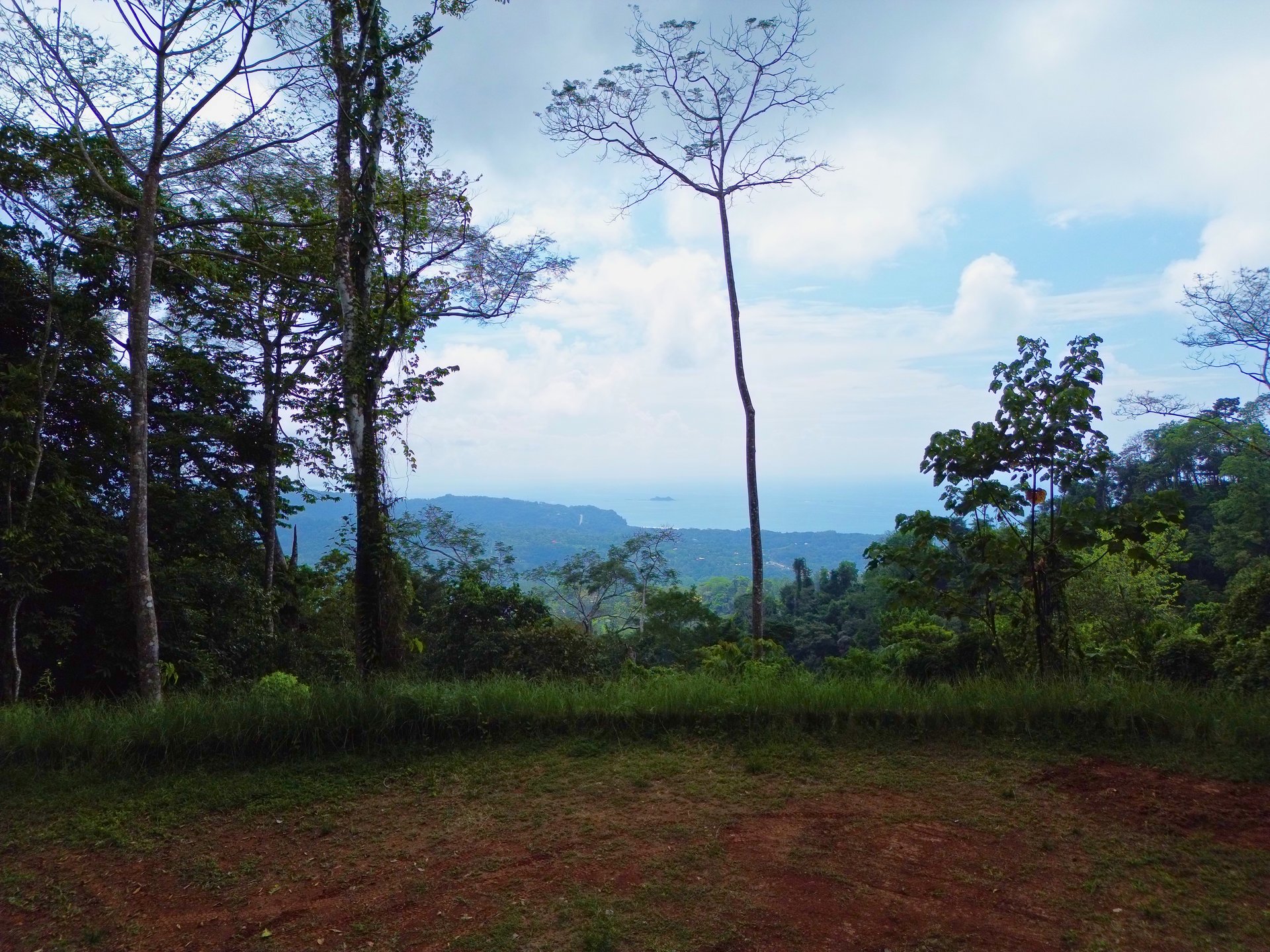 Build-Ready Ocean View Lot in Uvita Hills