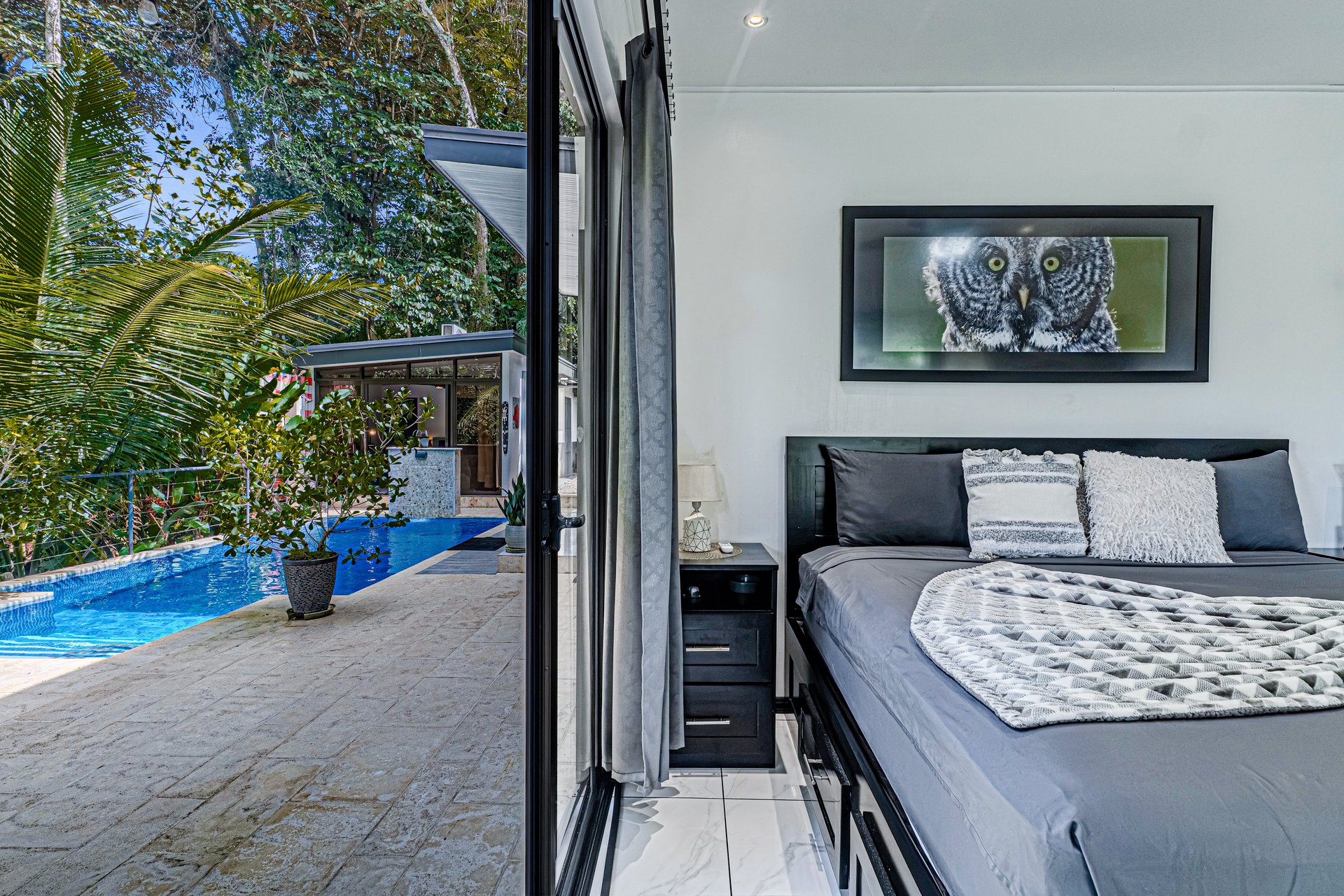 Charming 2 Bedroom Home + Studio located in heart of Uvita 