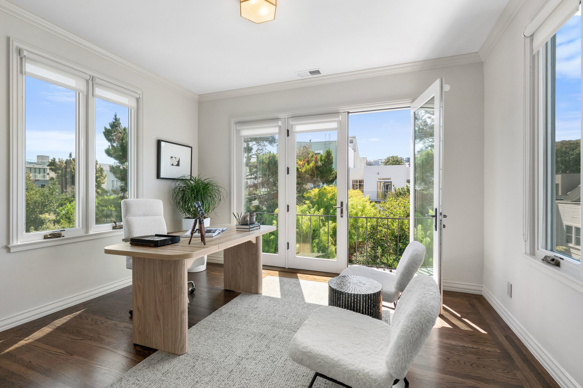 Stylishly Renovated & Palace-Adjacent