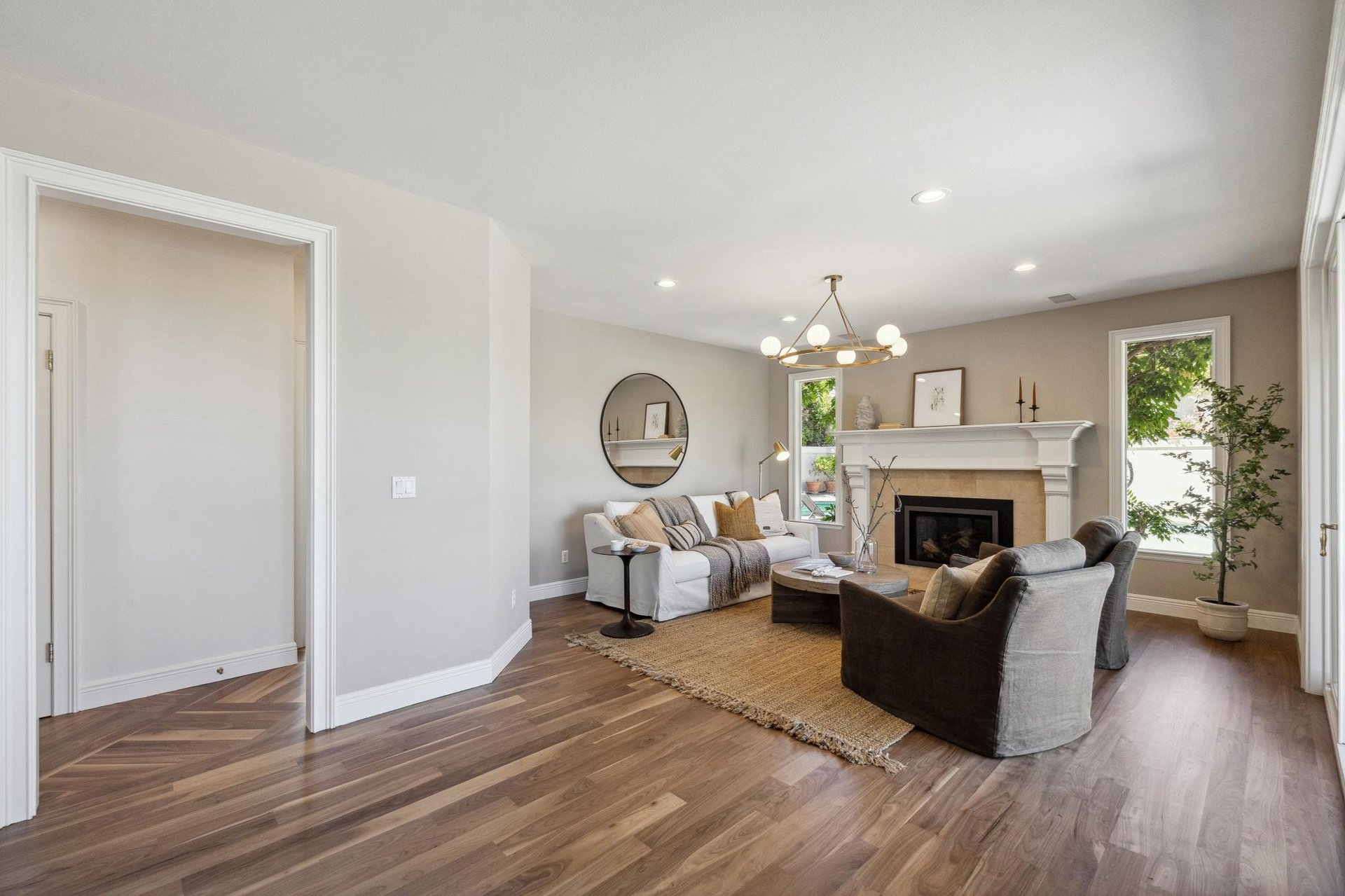 82 McNear Dr