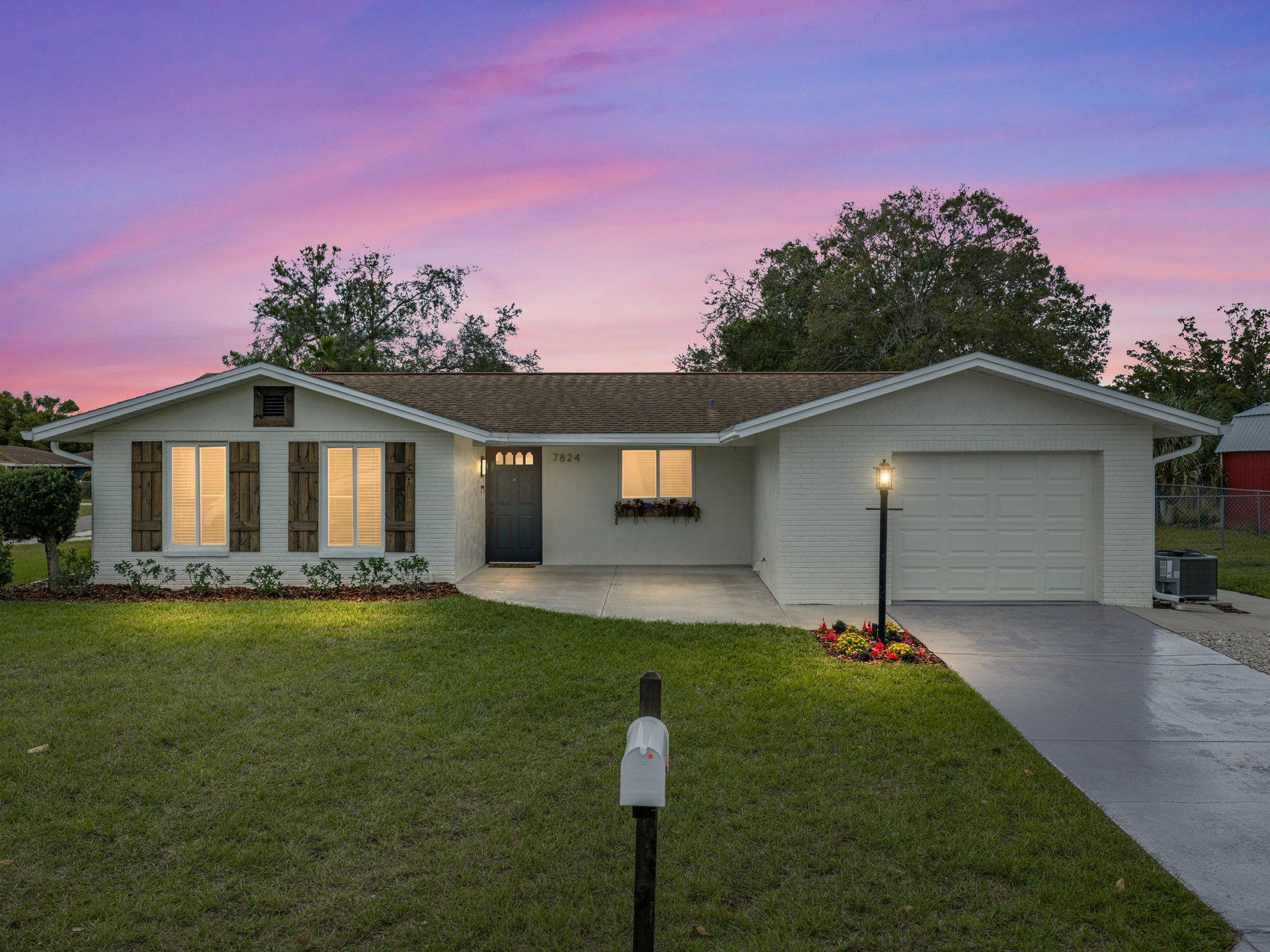 7824 LOTUS DR