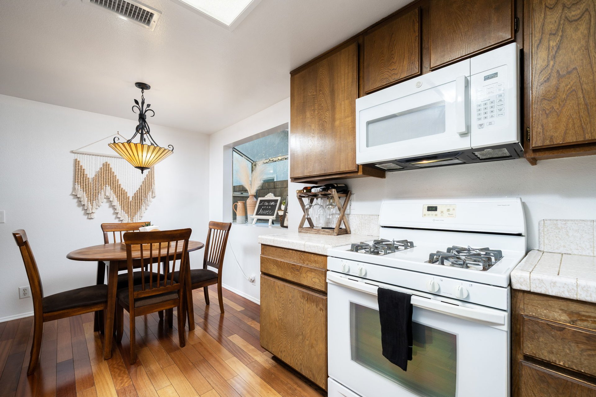 5022 N Burnaby