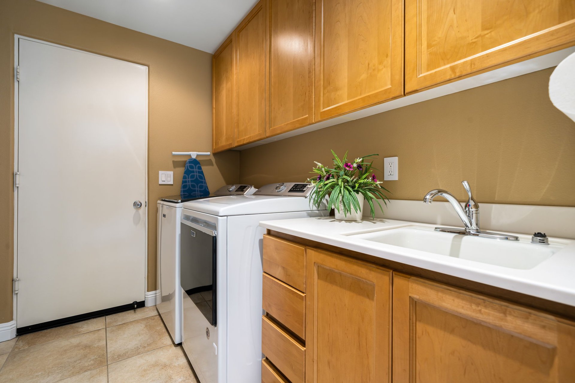 620 Hawk Hill Trl