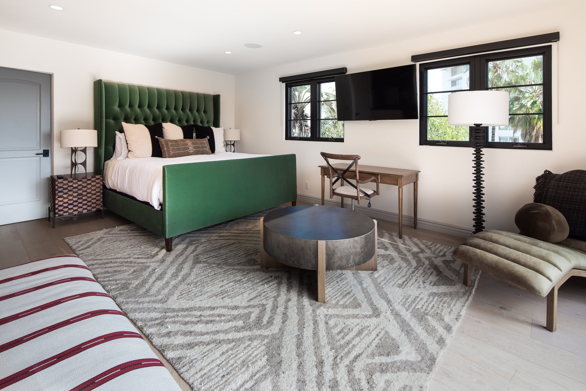 8425 W Sunset Blvd, West Hollywood