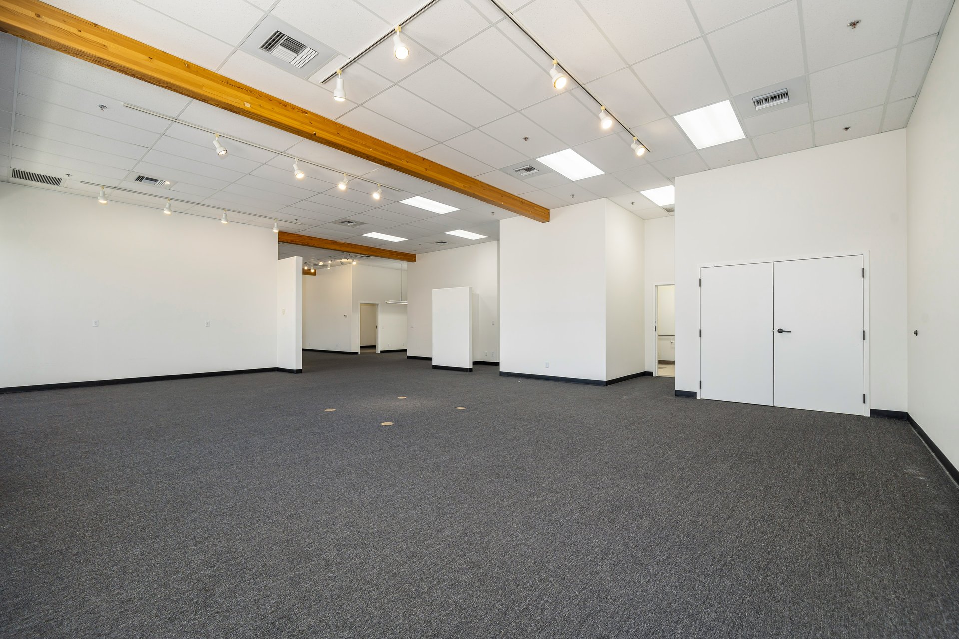 Desert Square - Suite D