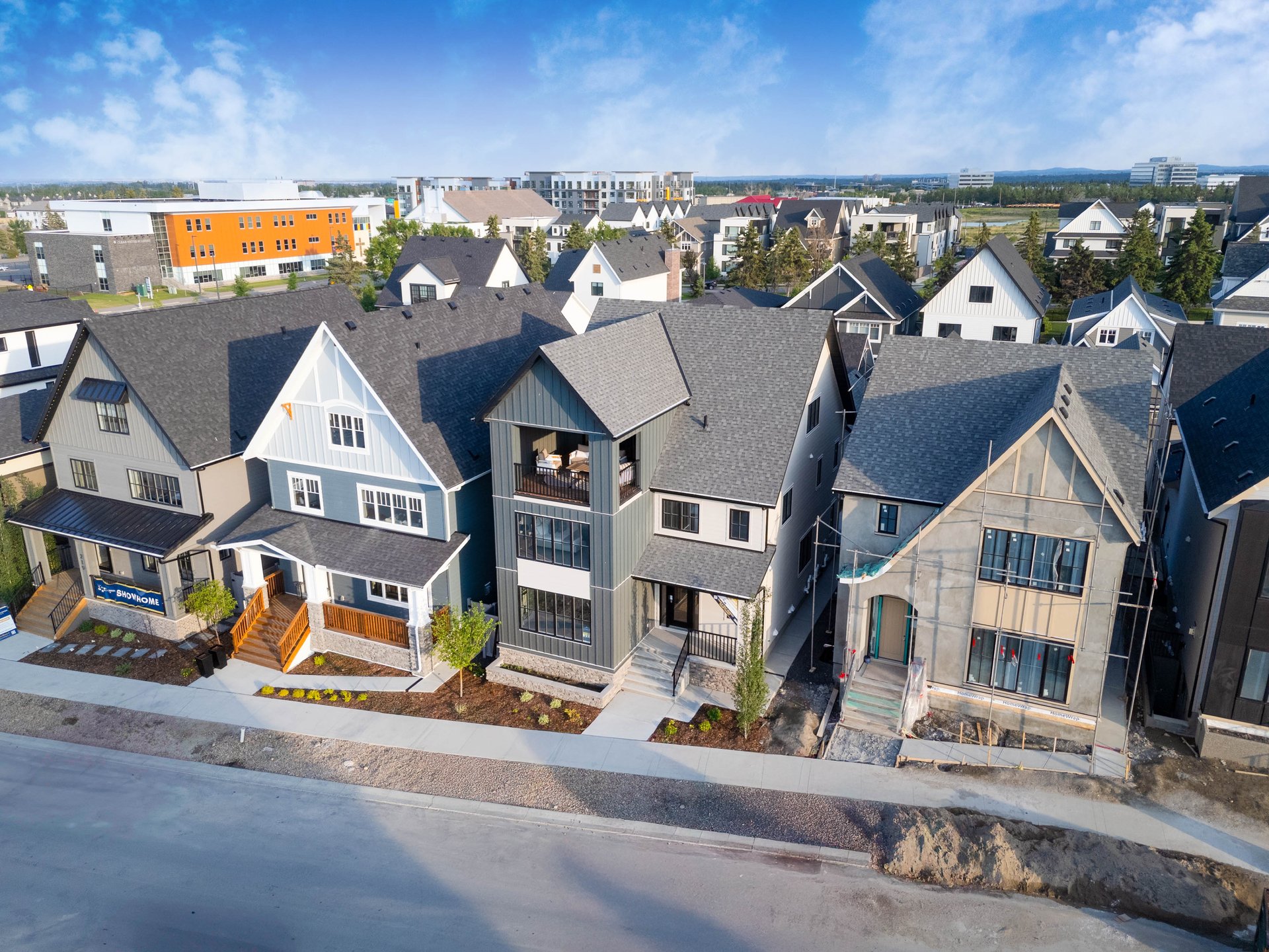 227 Calais Drive SW