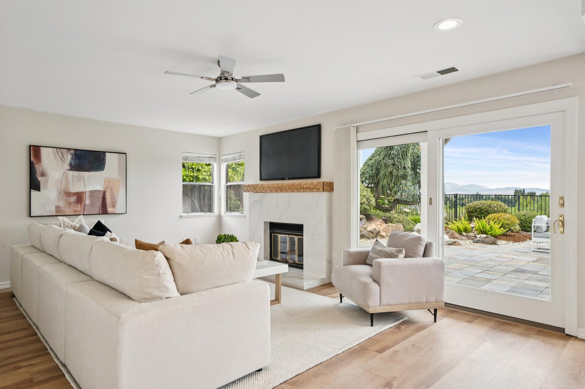 5075 Monaco Dr.