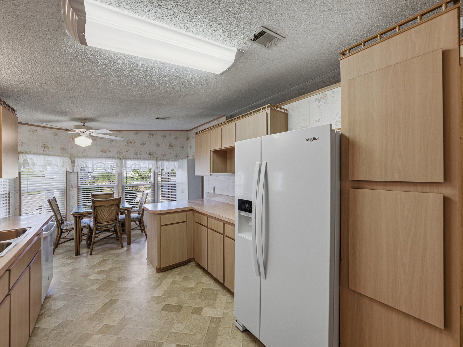 3822 DAMIAN DR