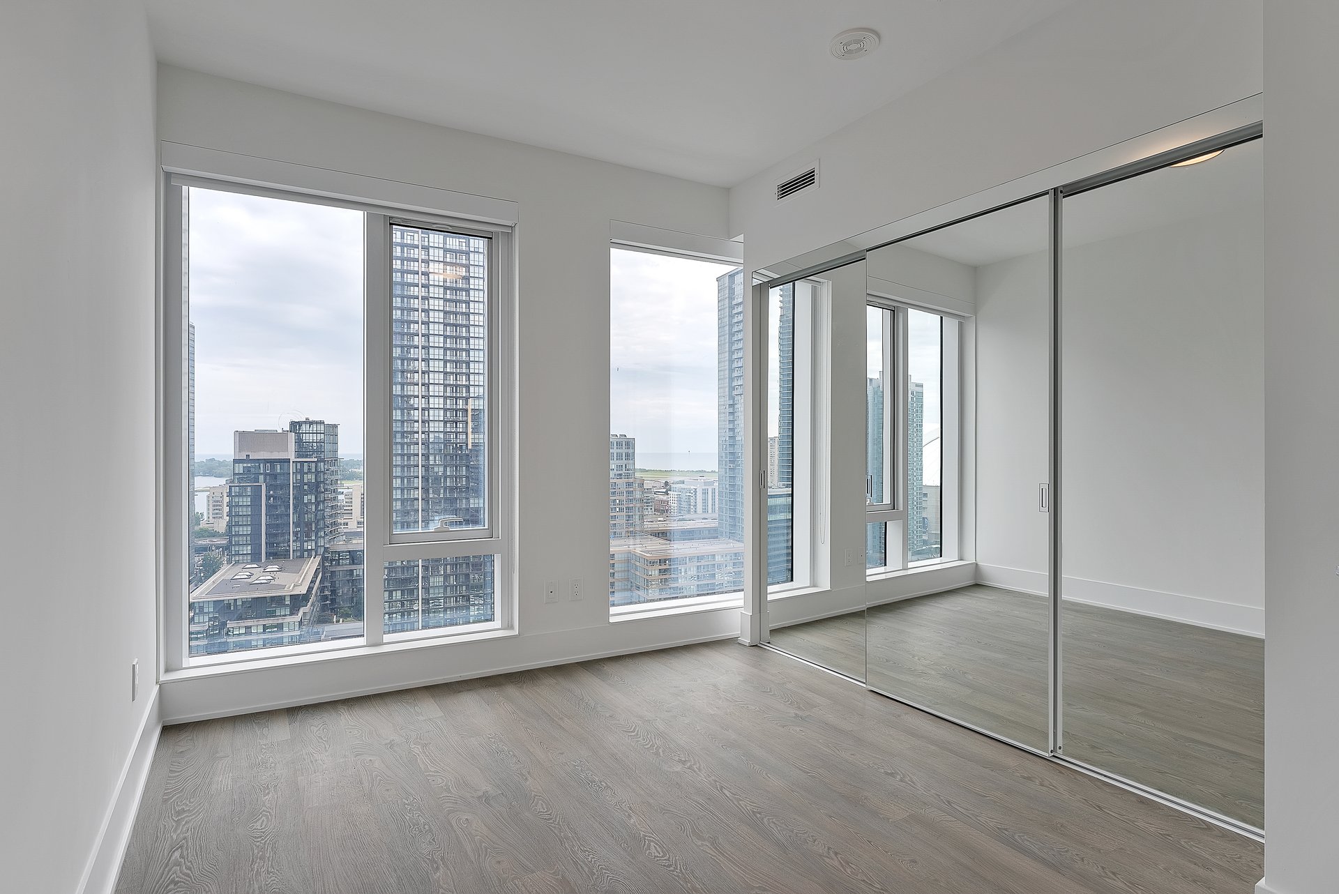 470 Front St W Unit: 1412