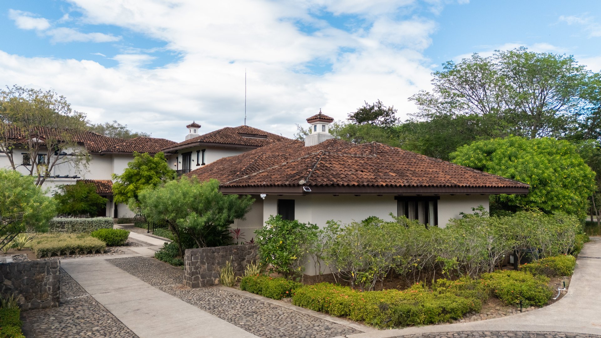 Los Malinches 6 | Luxury Spanish Colonial Townhouse in Hacienda Pinilla