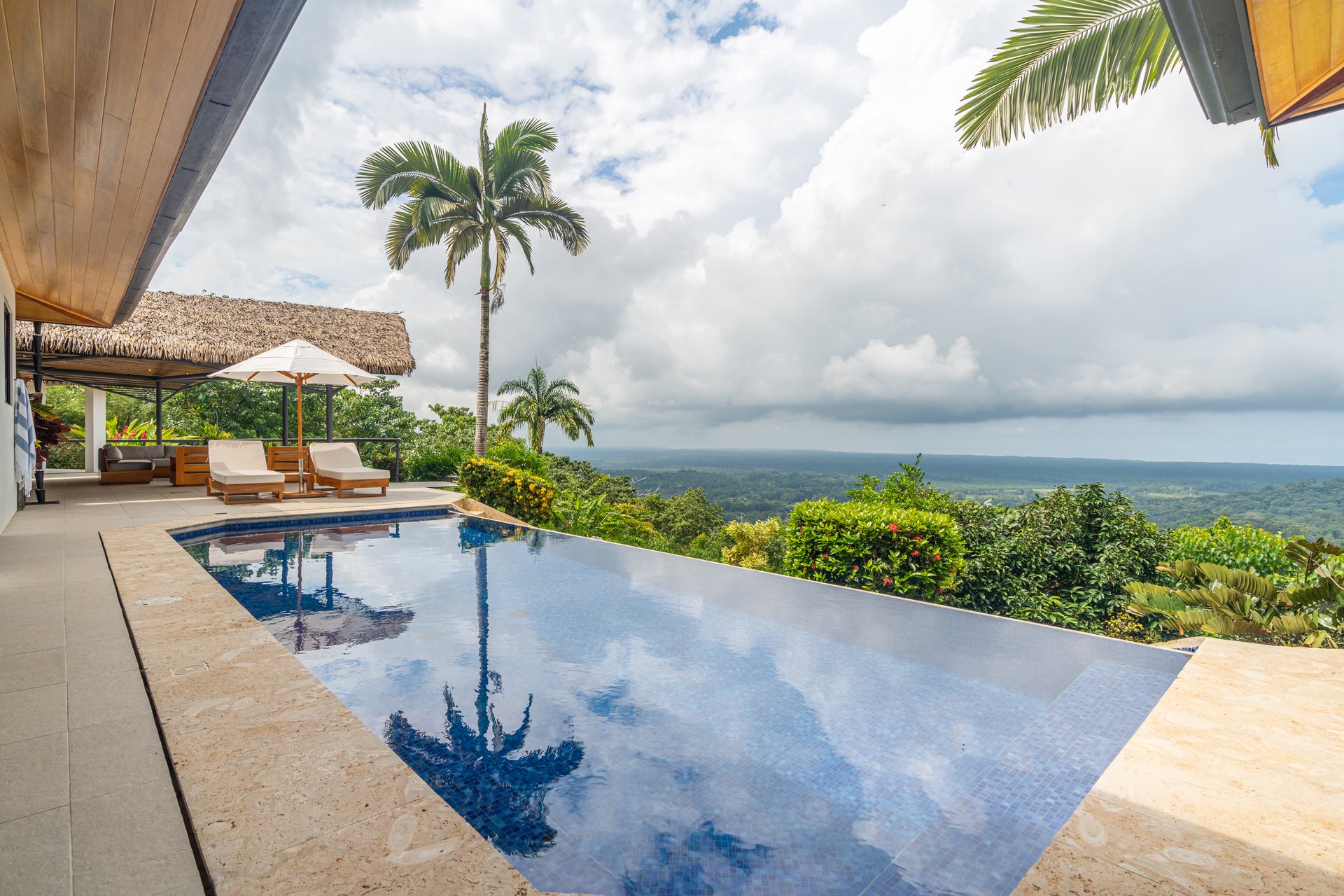 Casa Amarilla – Oceanview Luxury Meets Sustainable Living in Tres Rios