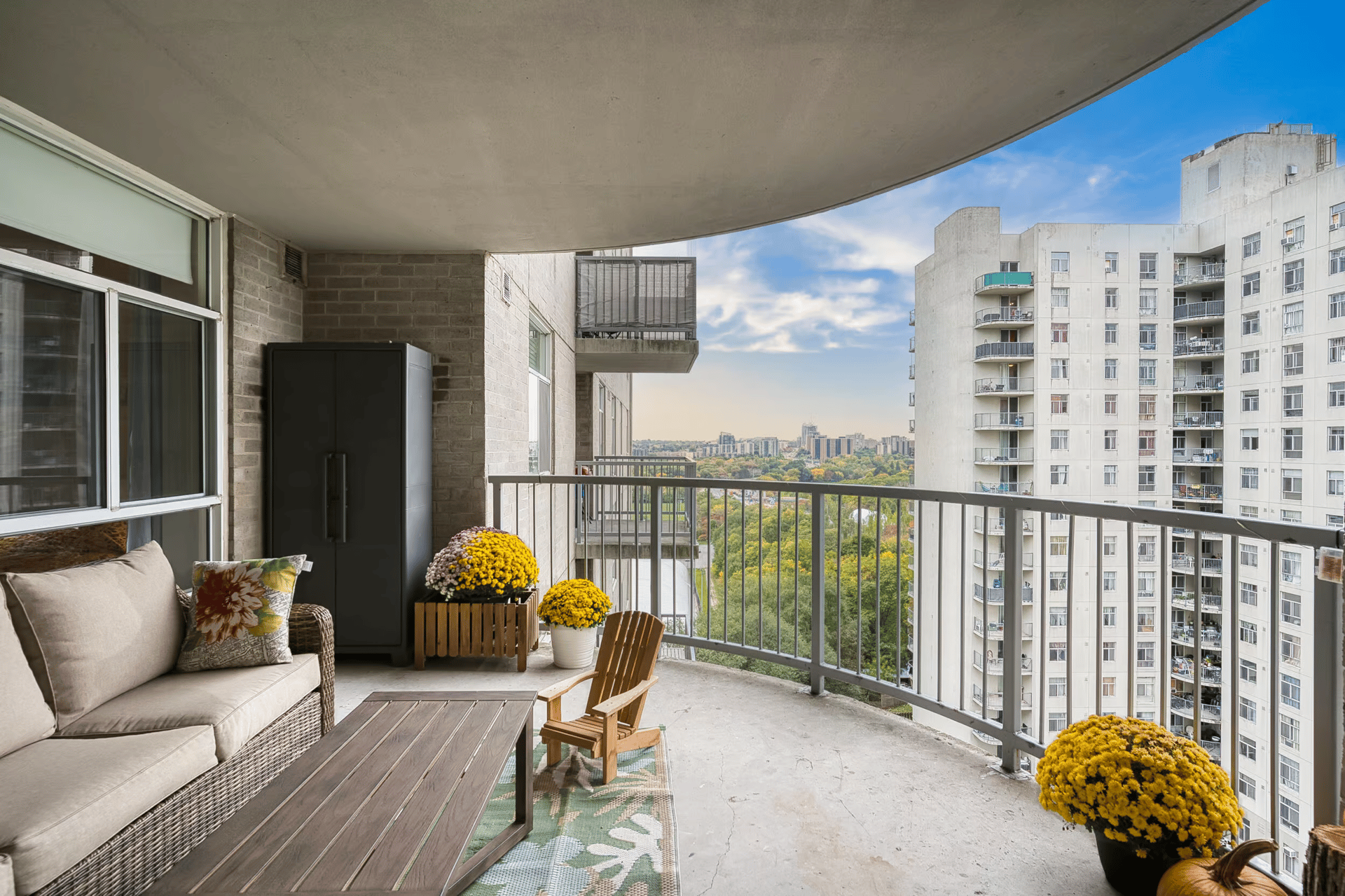 3559 Eglinton Ave W #1106