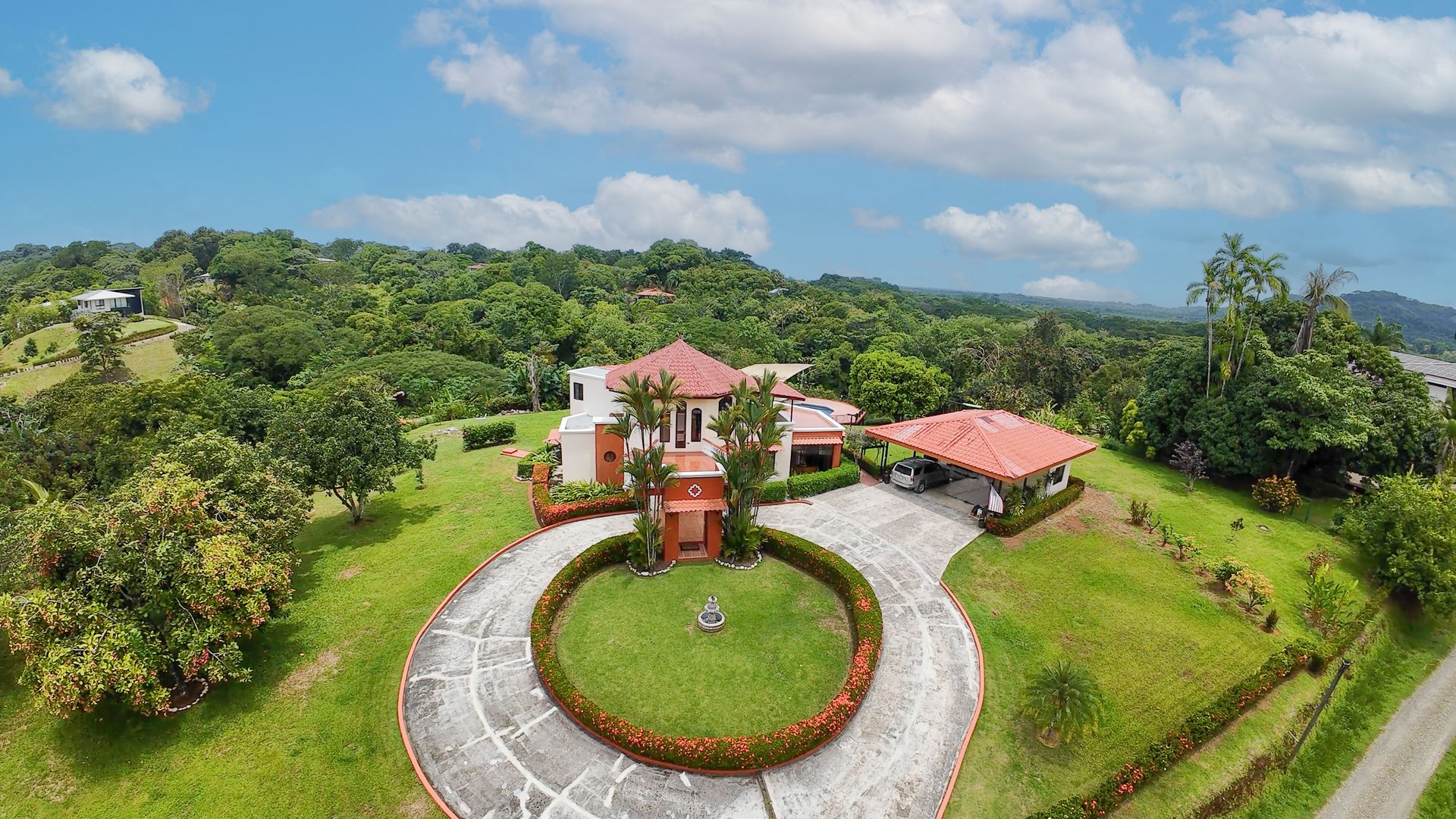 Tropical Estate in Gated Community near Quepos