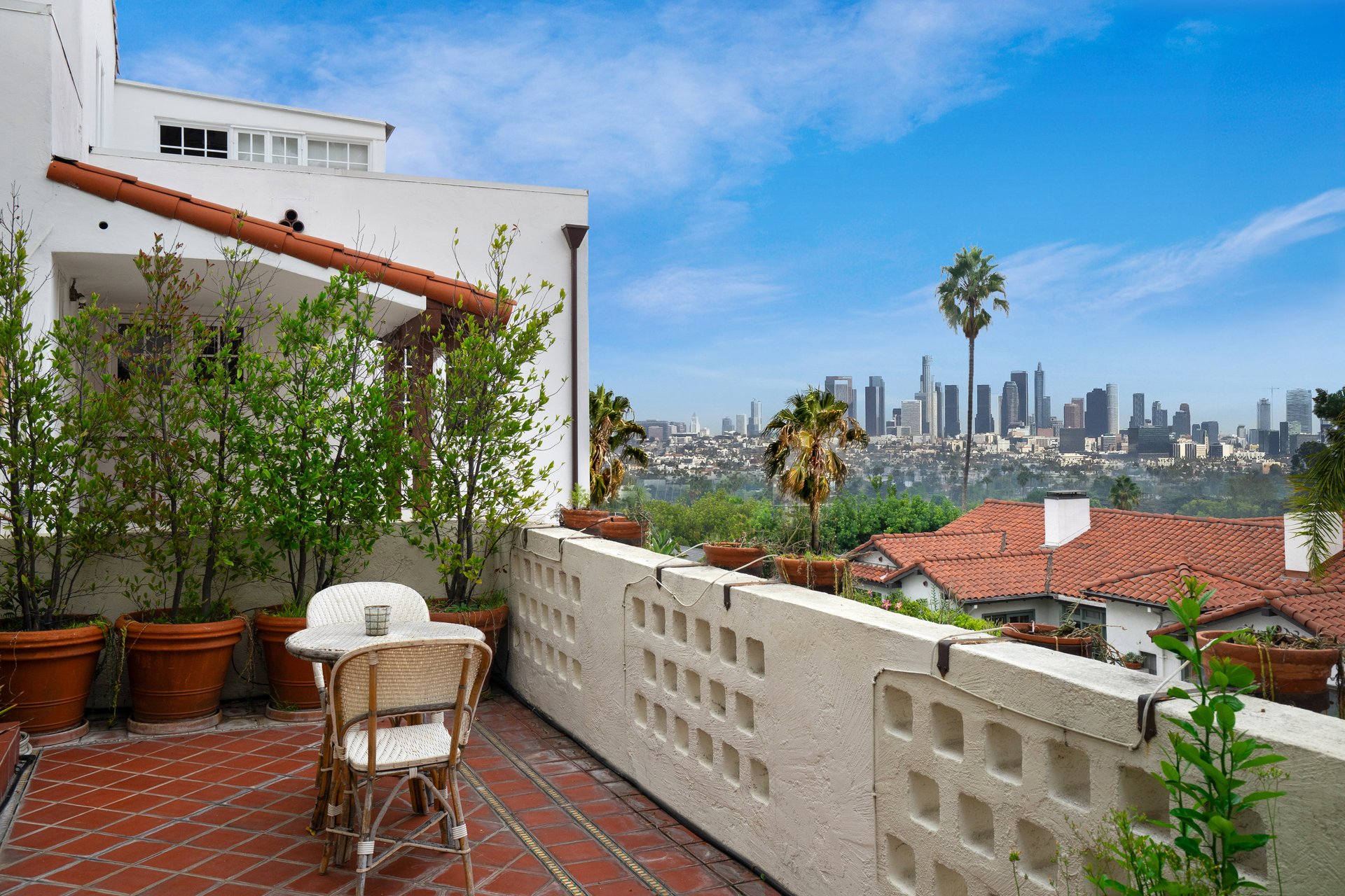 7939 Hillside Ave, Hollywood Hills
