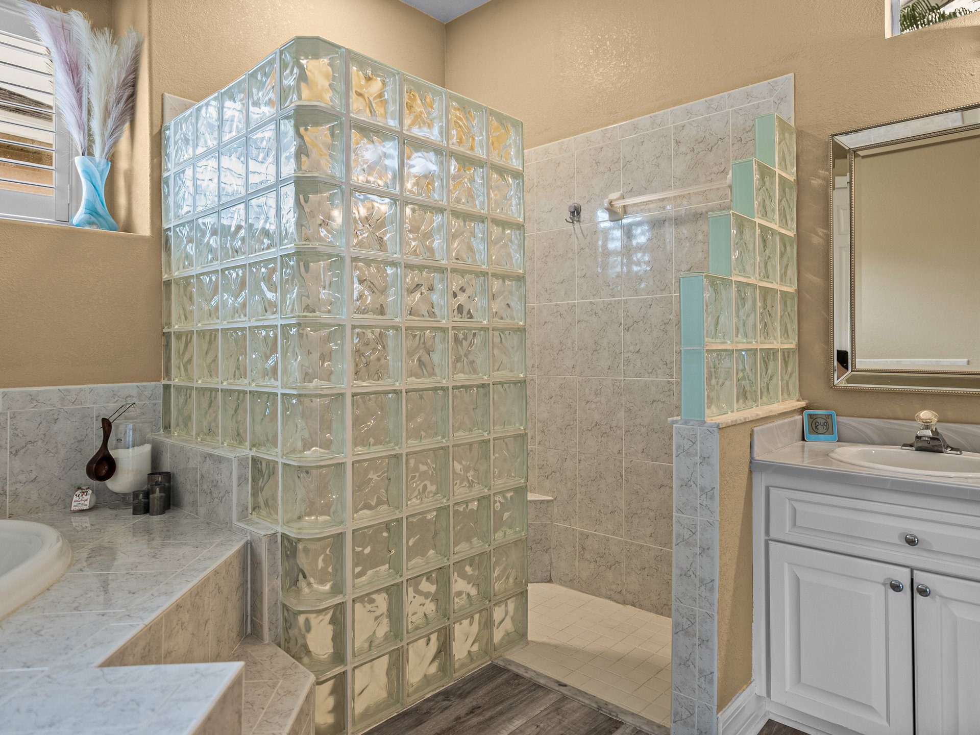 12413 WOODLANDS CIR