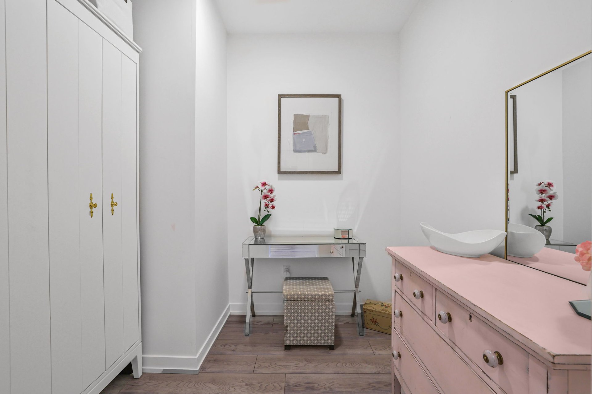 #246 - 555 William Graham Drive