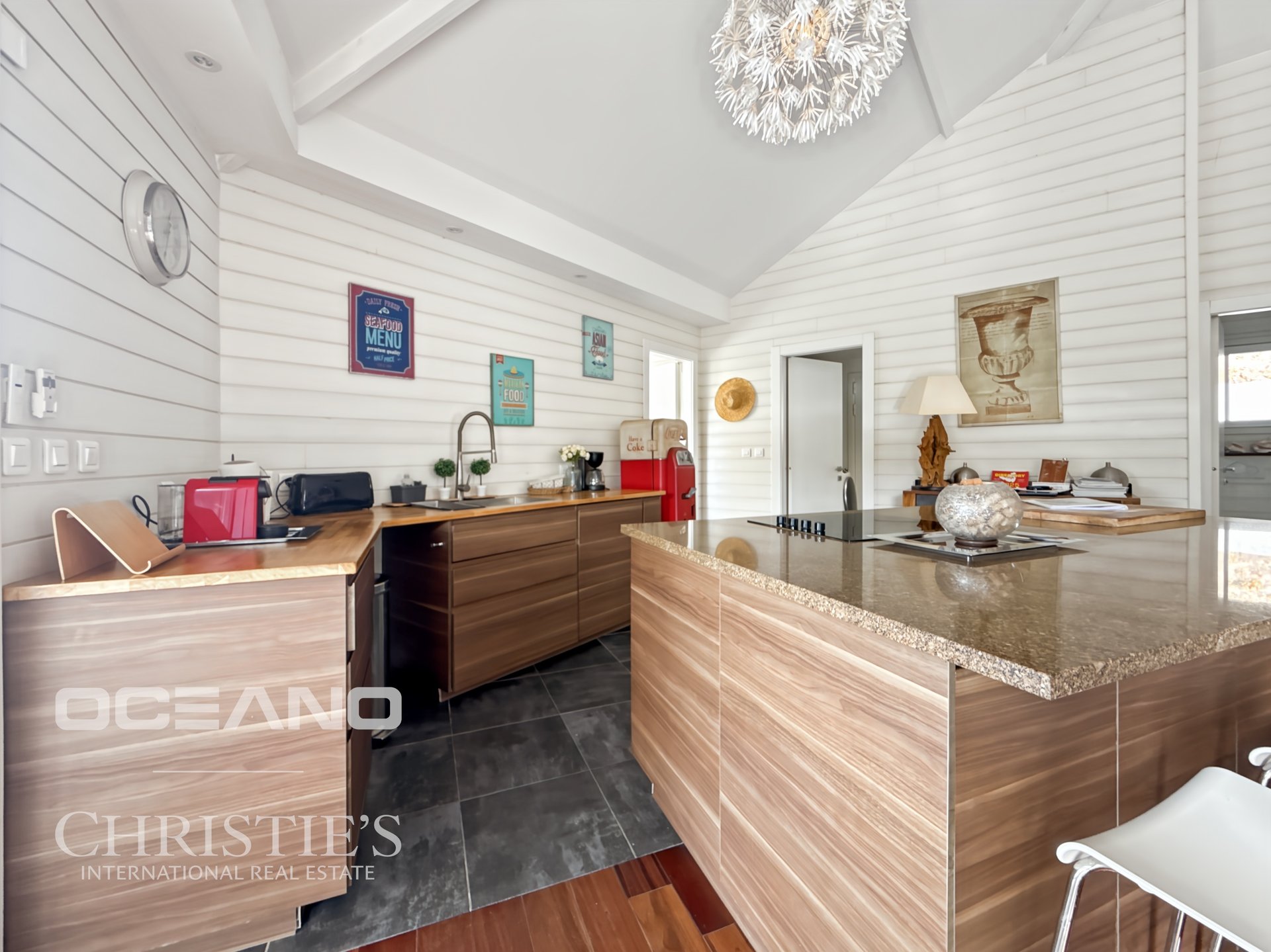 Real Estate Complex – 3 Villas + 1-Bedroom Apartment