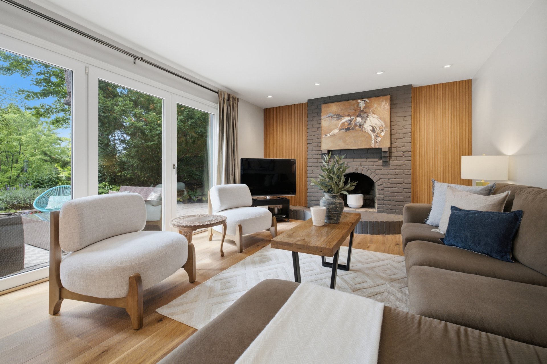 Rare Court Location on Oakville Golf Course