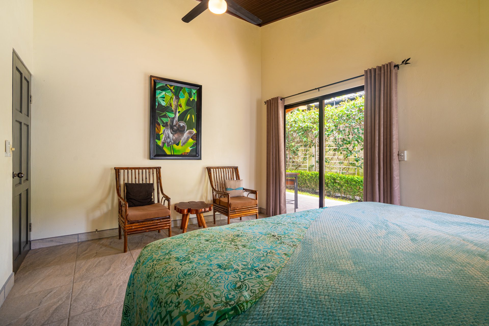 Villa Esmeralda - Big Pool. Big Lot. Big Lifestyle. Central Uvita, Walk to Everything!